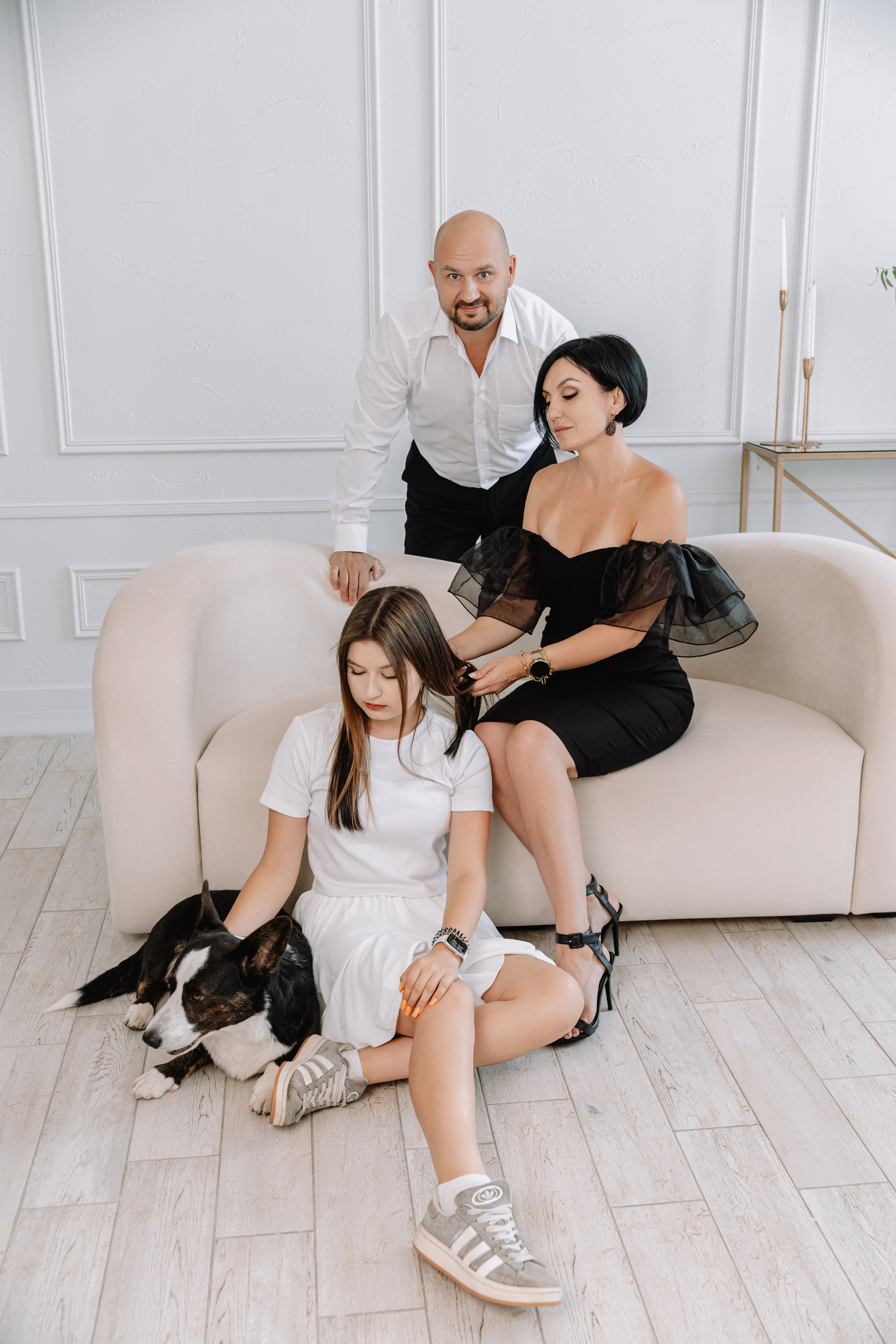 Евгения, Михаил и Дарина и собачка Чарли. Фотограф Воронеж Варвара