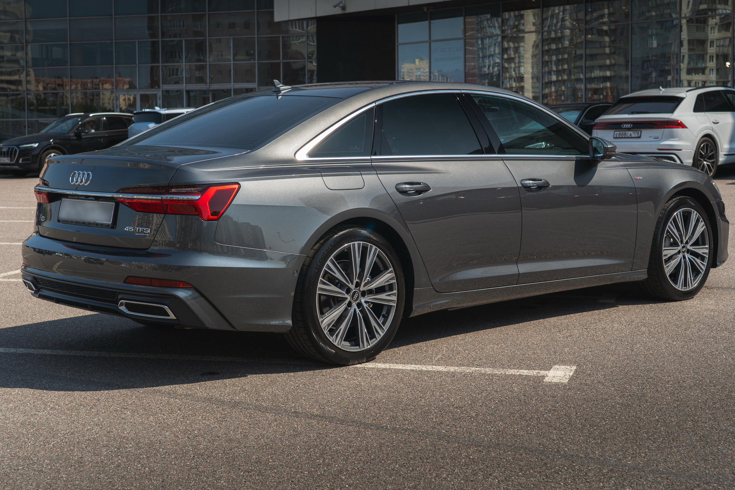 Audi A6 (фото для продажи). Портретный и автомобильный фотограф в Санкт-Петербурге Евгений Черепанов