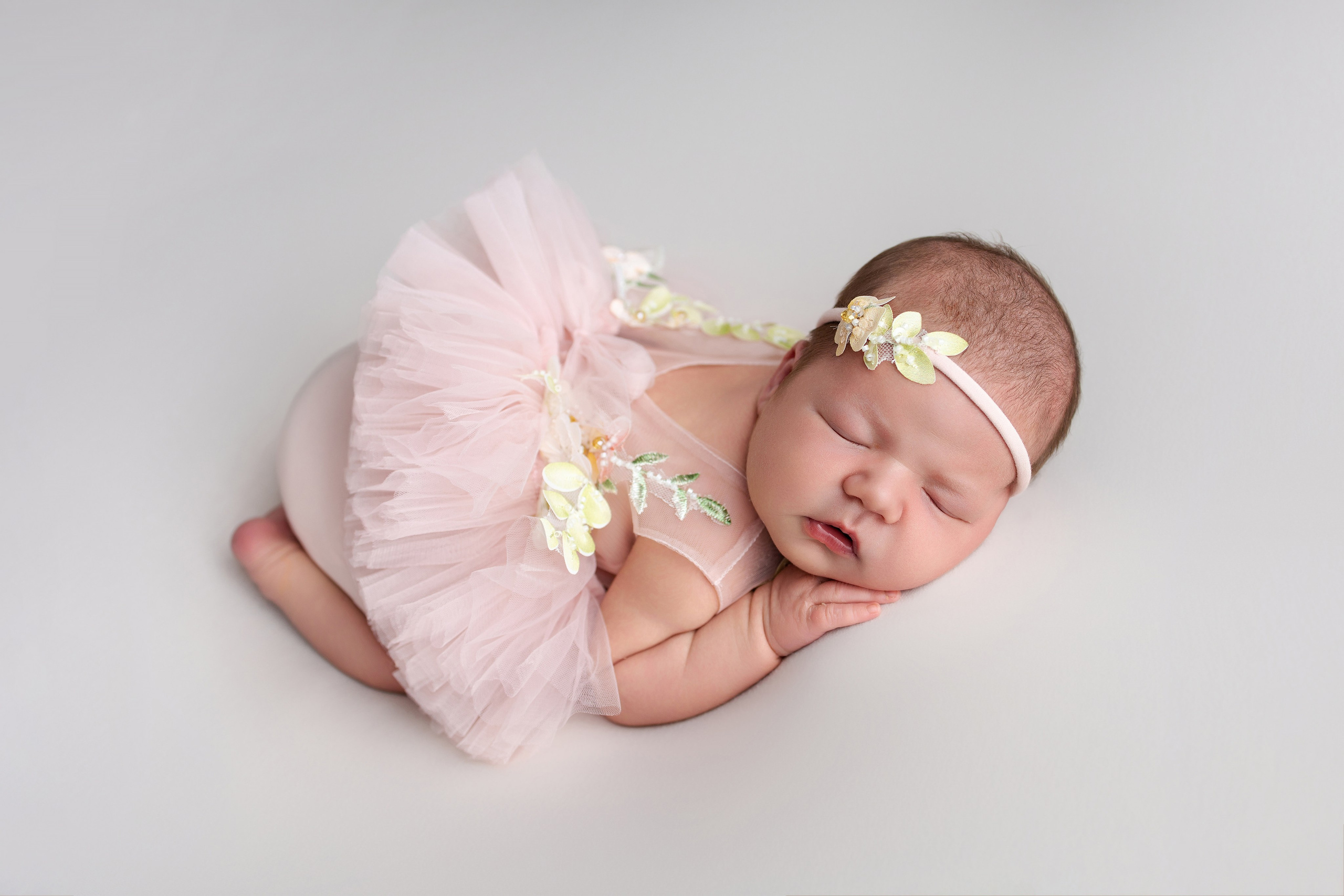 Арина 6 дней. Фотограф новорождённых Newborn Москва