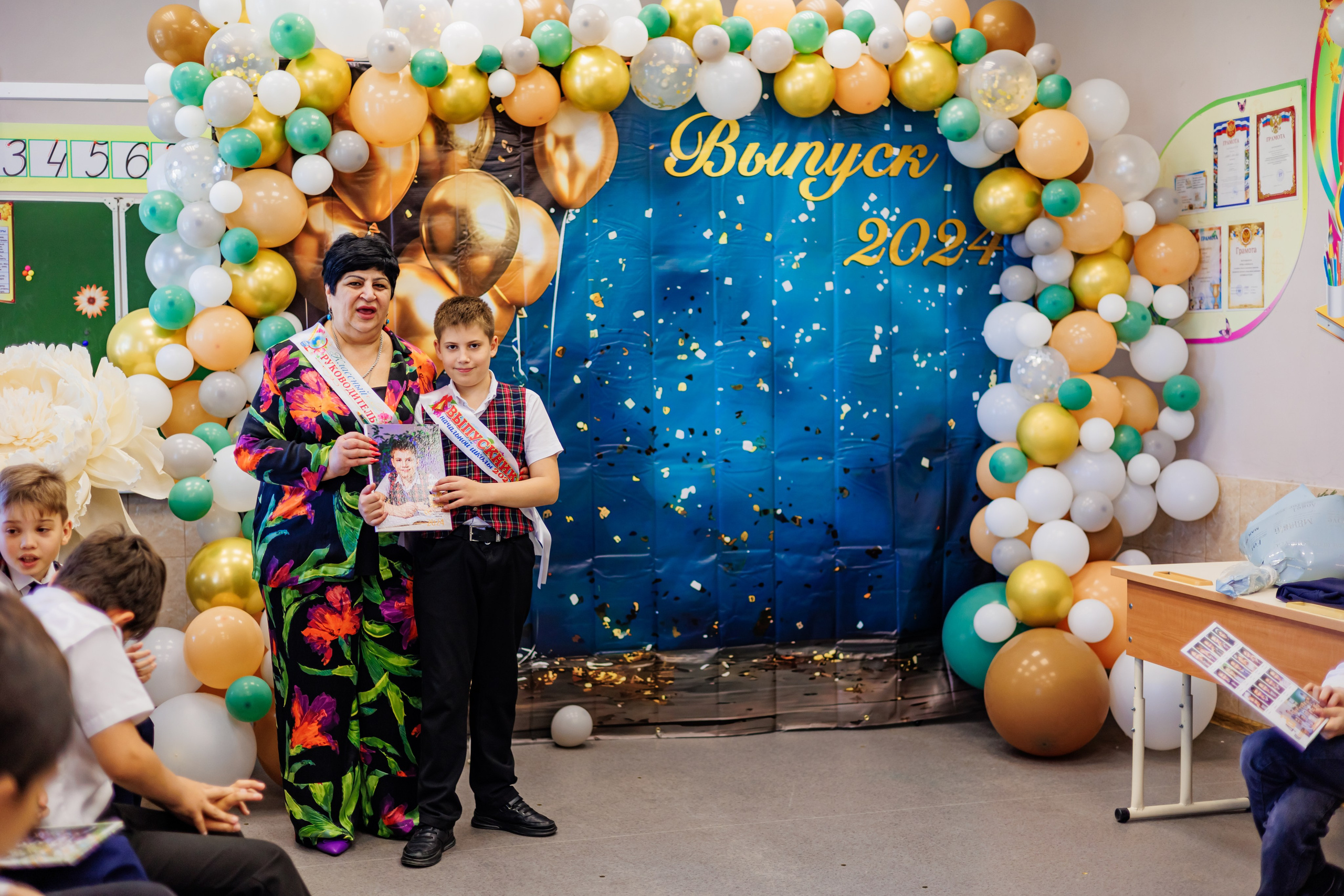 Выпуск 4а 25школа'24 год. Свадебный и семейный фотограф в Армавире