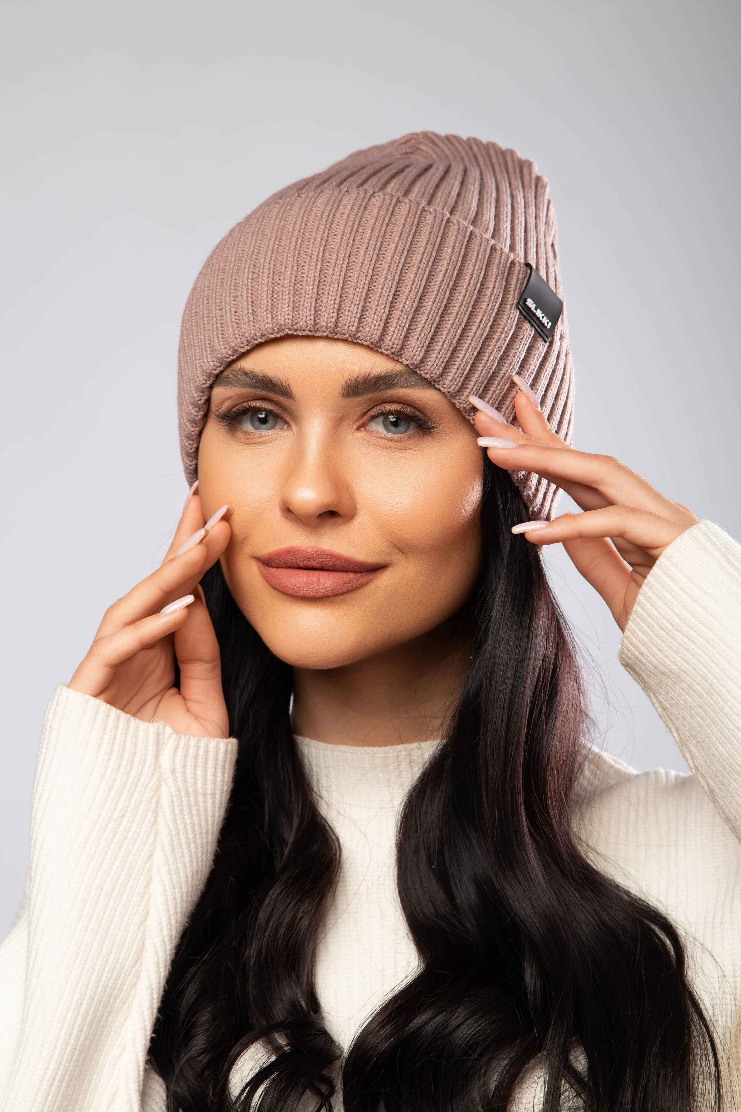 Модельная съемка шапок для брендов в Москве | Фотограф Анна Татаурова. Фотограф Анна Татаурова | Авторская фотосъемка в Москве