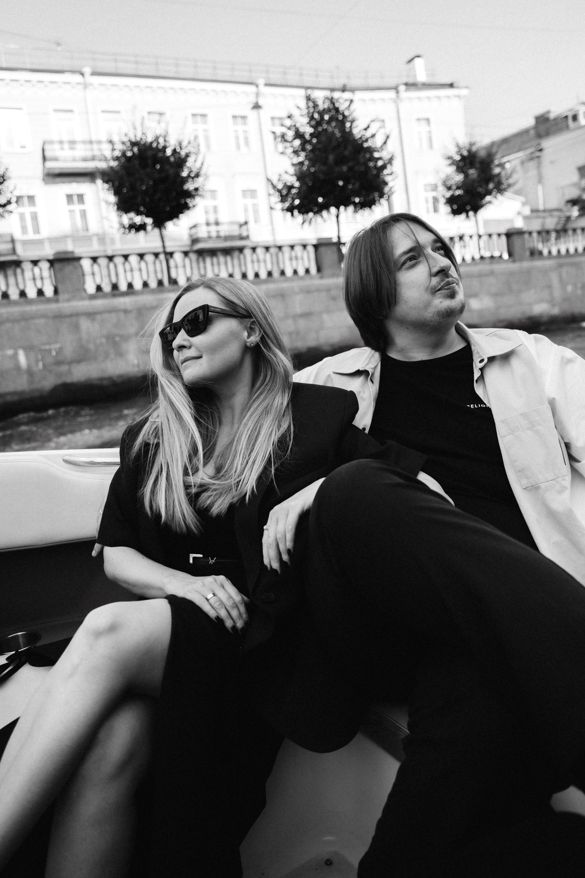 Даша и Витя на катере. Репортажный и портретный фотограф в Санкт-Петербурге Степлевич Дарья