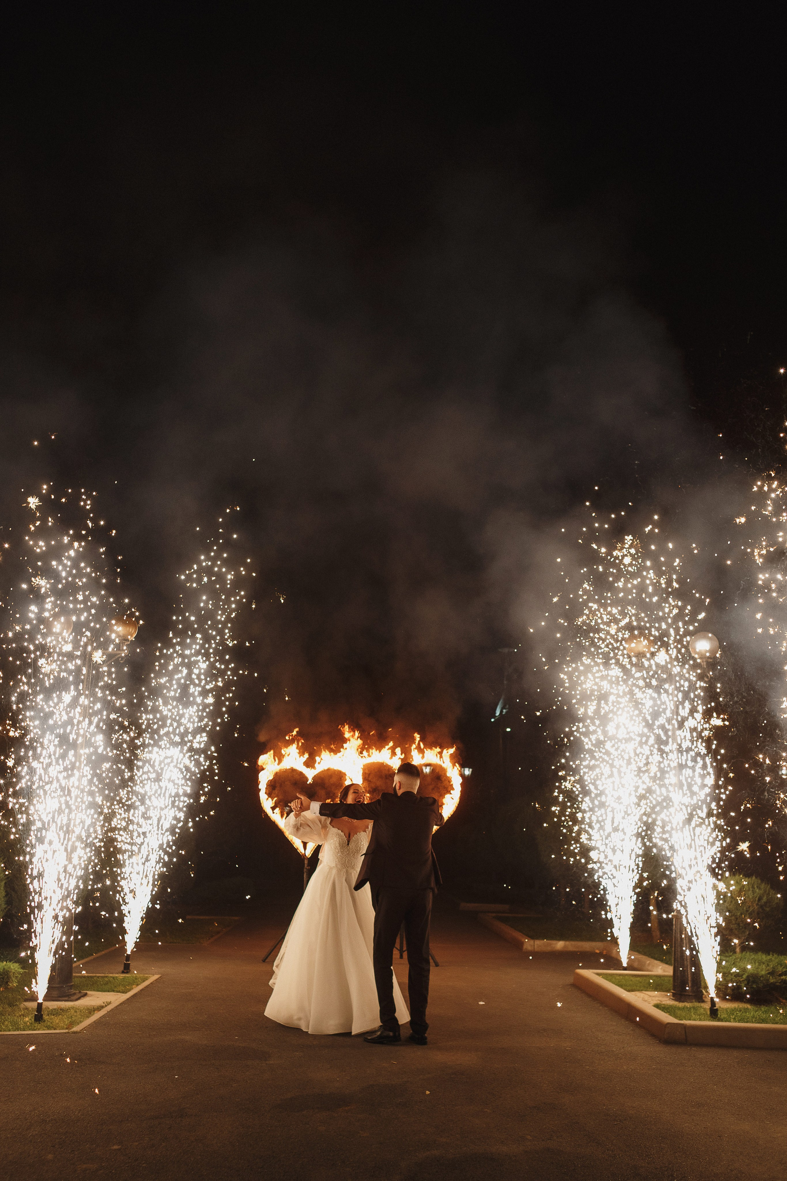 Фотограф в Таганроге летняя свадьба: Романтическая свадебная прогулка. Свадебный и семейный фотограф в Таганроге Бакарюк Антон