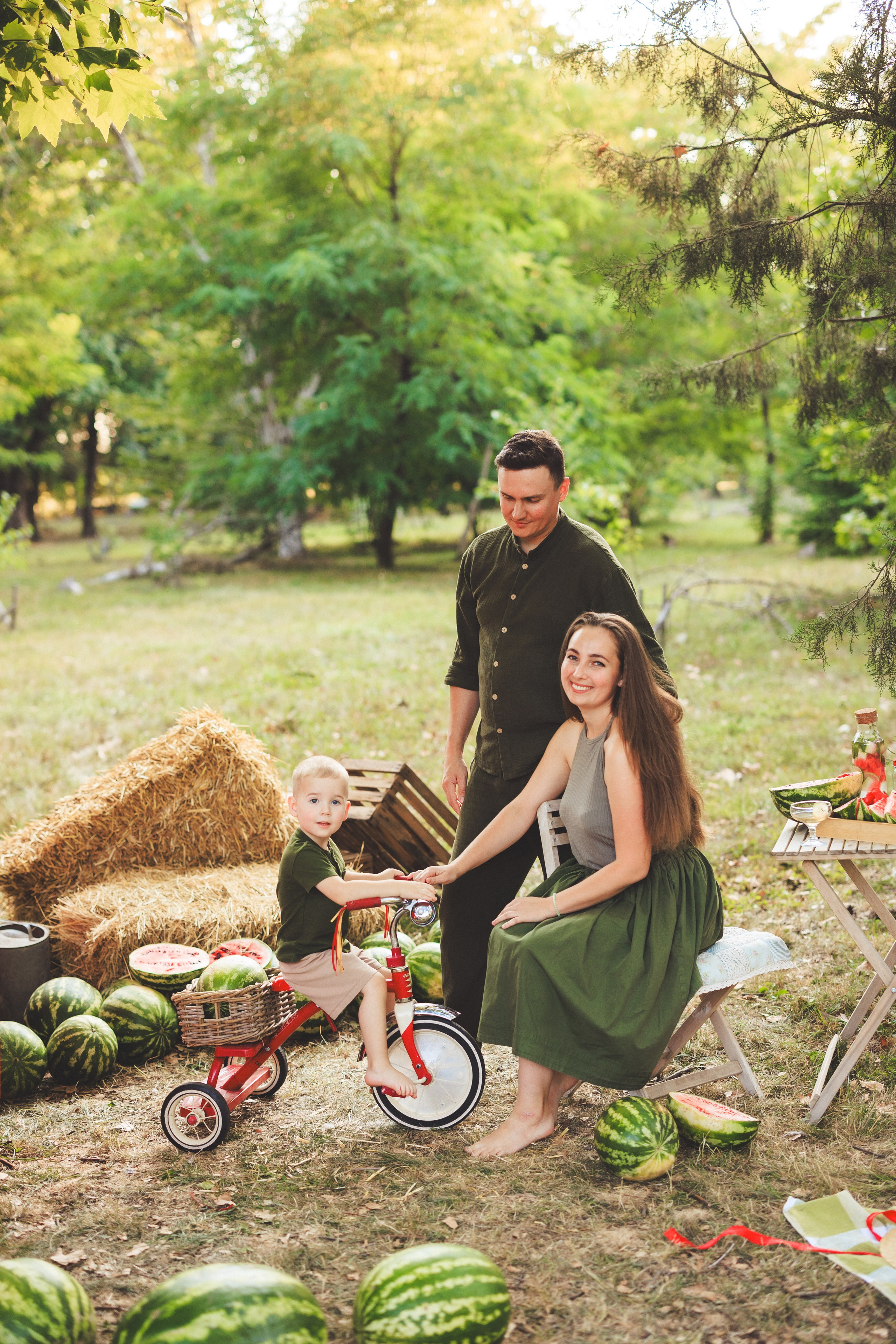 Летняя фотосессия с арбузами и ретро автомобилем. Семейный и детский фотограф в Краснодаре Анна Трашкова