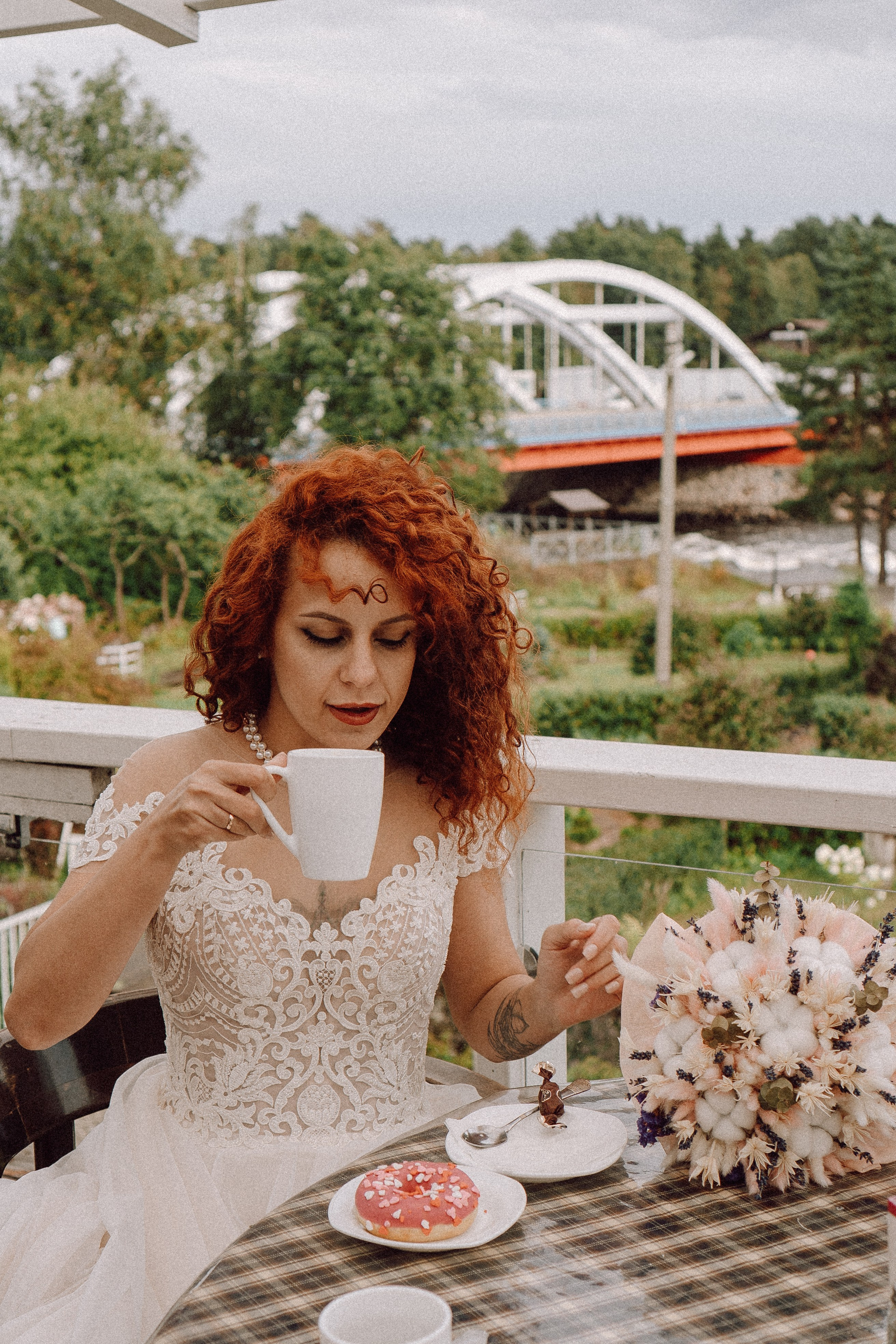 СВАДЕБНАЯ ФОТОСЕССИИЯ ПАРЫ В ГОРОДЕ ПРИОЗЕРСК В СОСНОВОМ ЛЕСУ И С ПИКАПОМ. Профессиональный фотограф, Санкт-Петербург — Виктория Богомолова