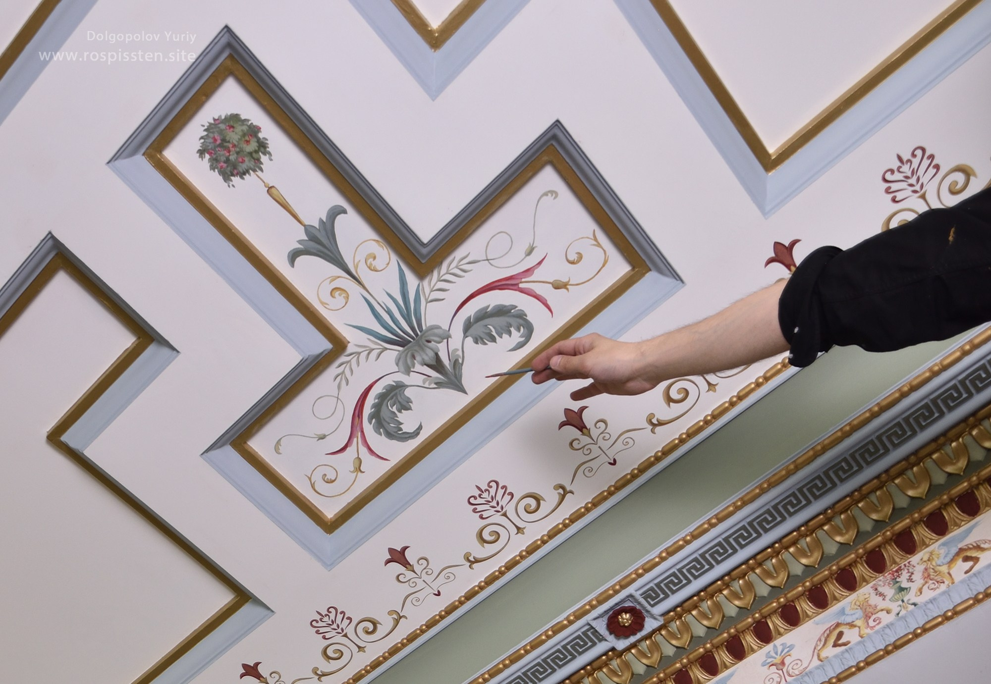 Качественная роспись на потолке