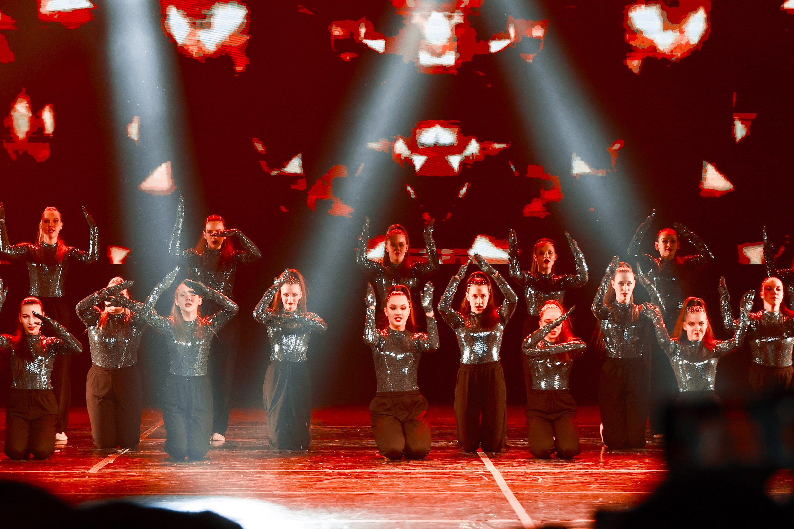 TODES Новогодняя перезагрузка 2024. MIG — студия спортивной фотографии Михаила Голянского