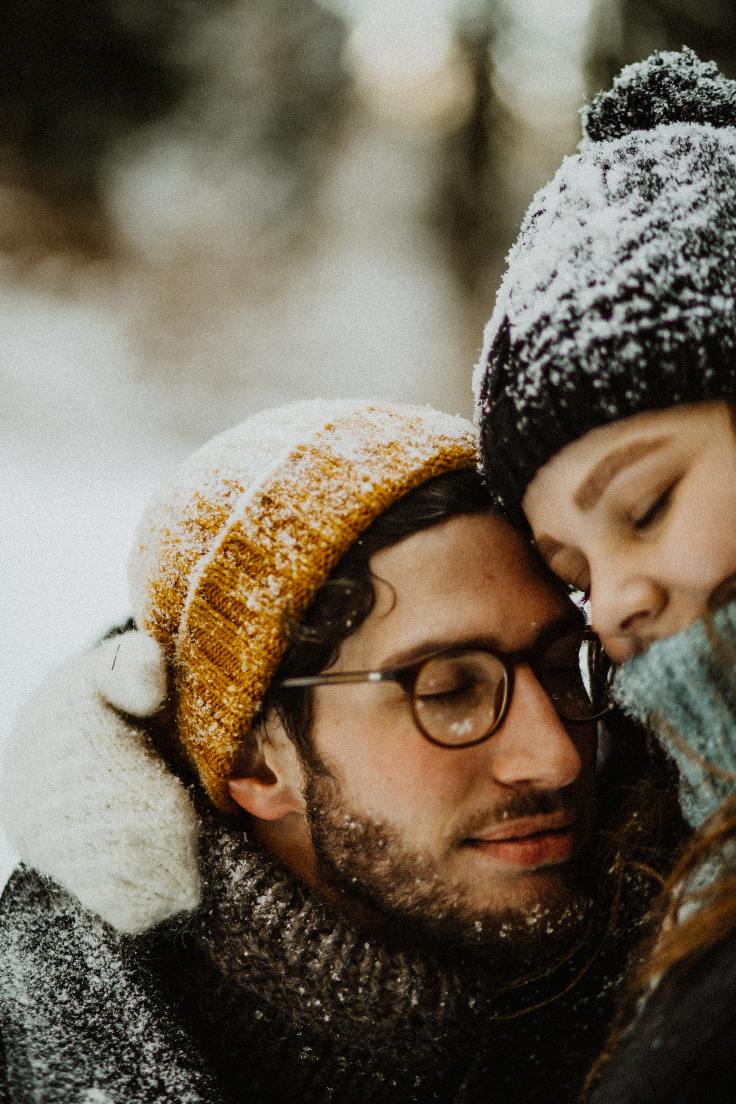 Снежная зимняя лавстори в лесу. Свадебный фотограф в Санкт-Петербурге Анастасия Селиванова