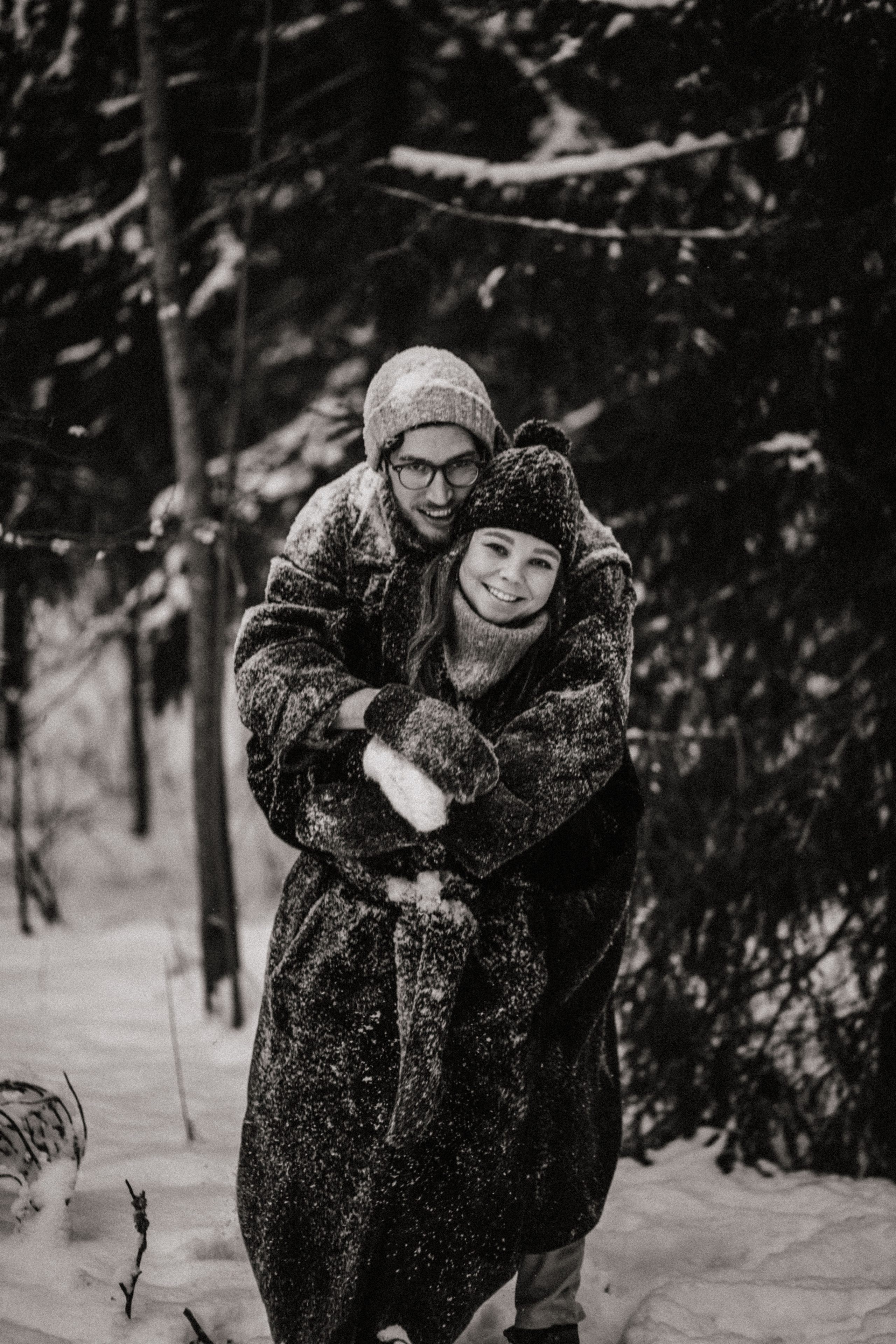 Снежная зимняя лавстори в лесу. Свадебный фотограф в Санкт-Петербурге Анастасия Селиванова