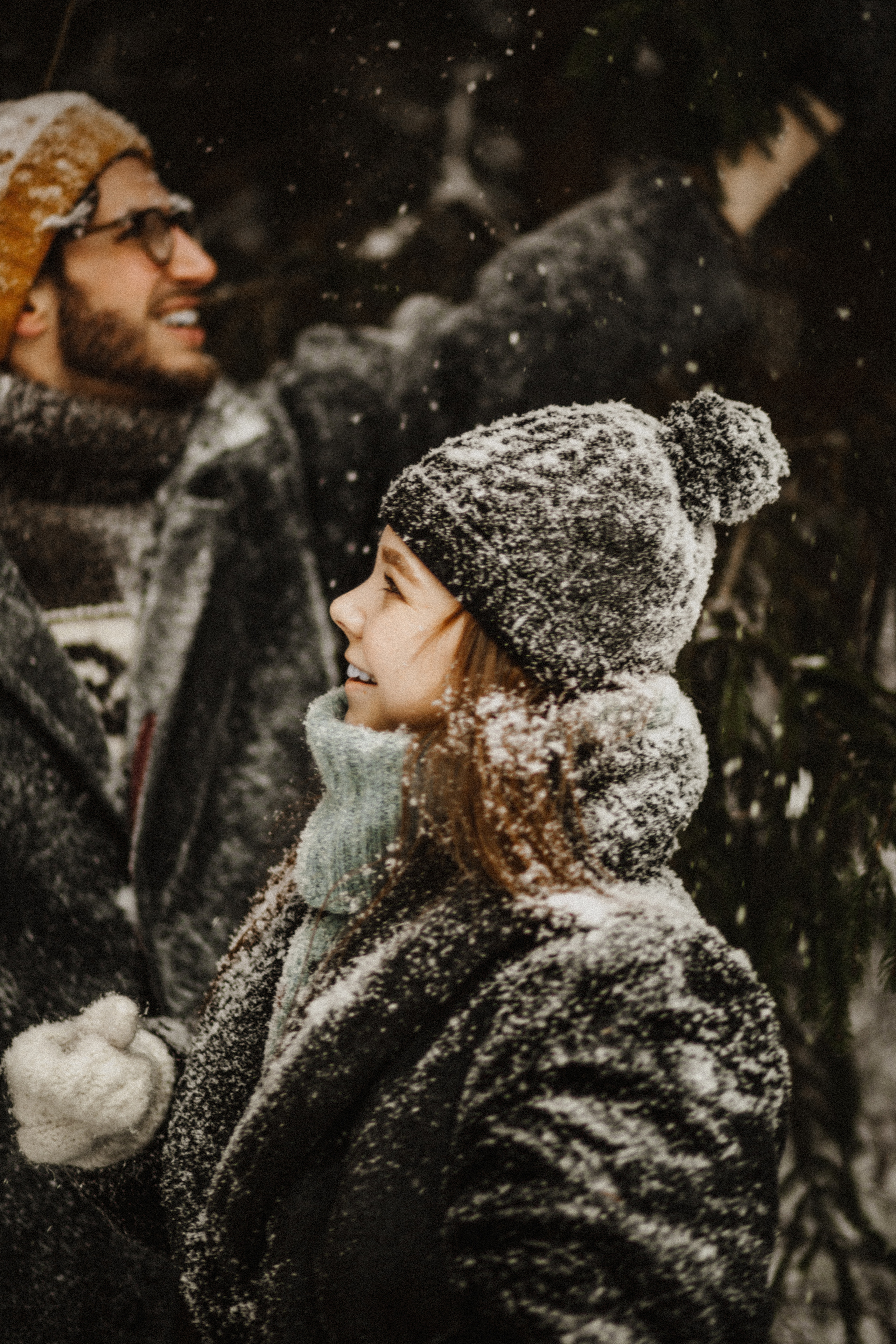 Снежная зимняя лавстори в лесу. Свадебный фотограф в Санкт-Петербурге Анастасия Селиванова