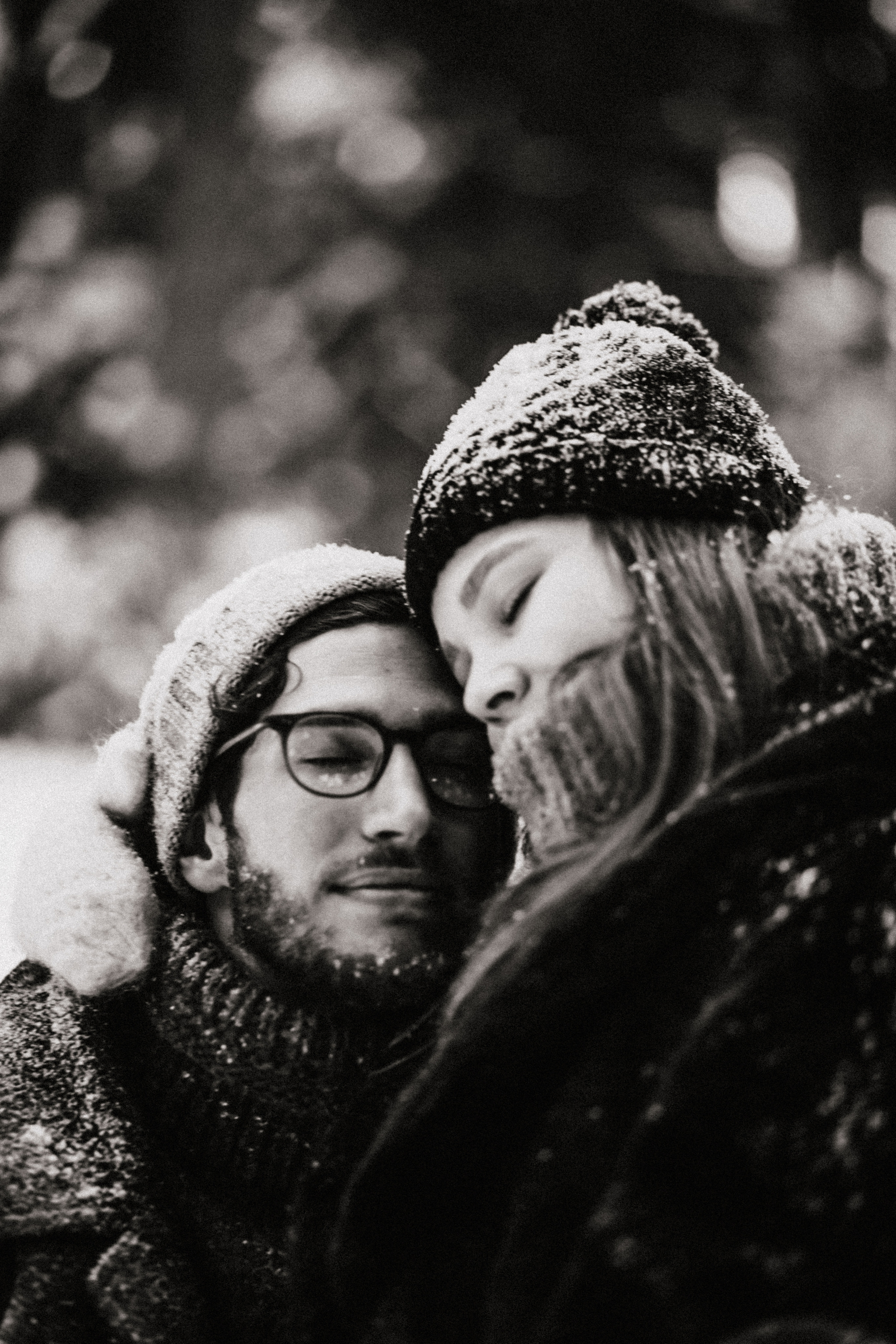 Снежная зимняя лавстори в лесу. Свадебный фотограф в Санкт-Петербурге Анастасия Селиванова