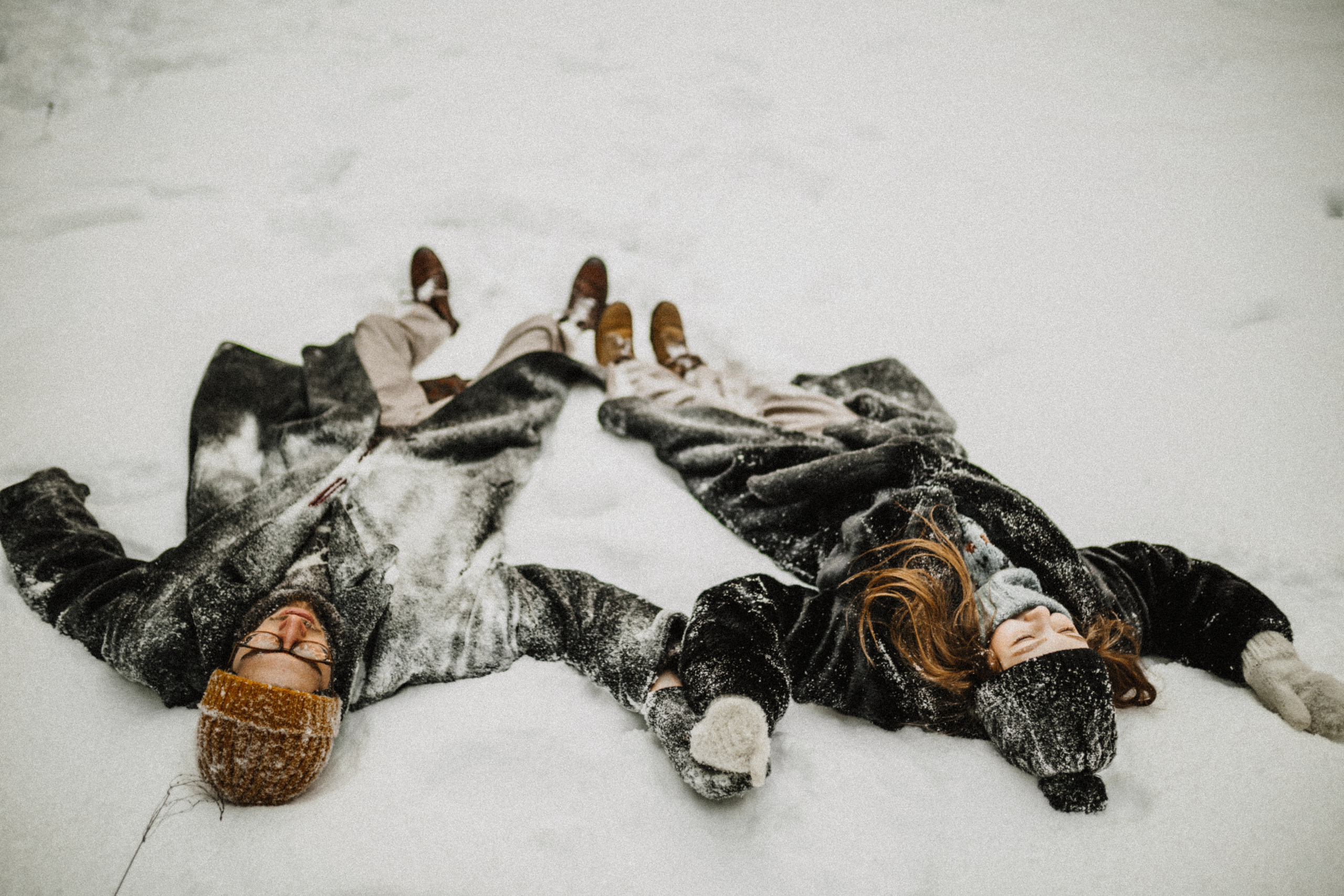 Снежная зимняя лавстори в лесу. Свадебный фотограф в Санкт-Петербурге Анастасия Селиванова