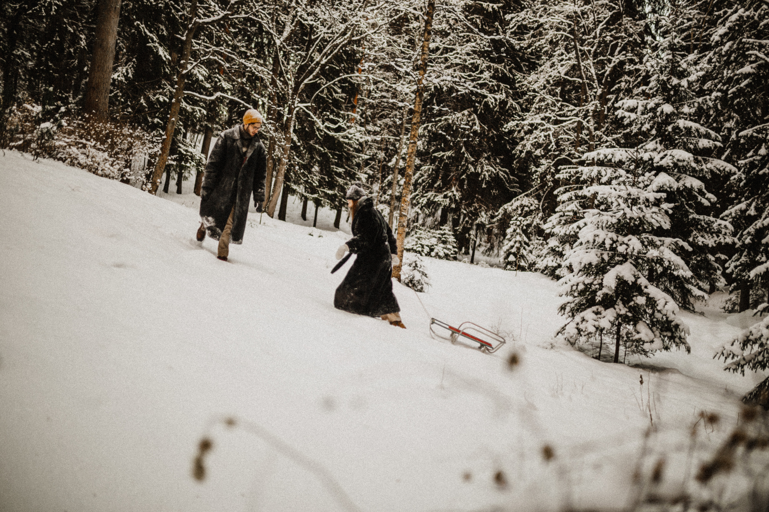 Снежная зимняя лавстори в лесу. Свадебный фотограф в Санкт-Петербурге Анастасия Селиванова