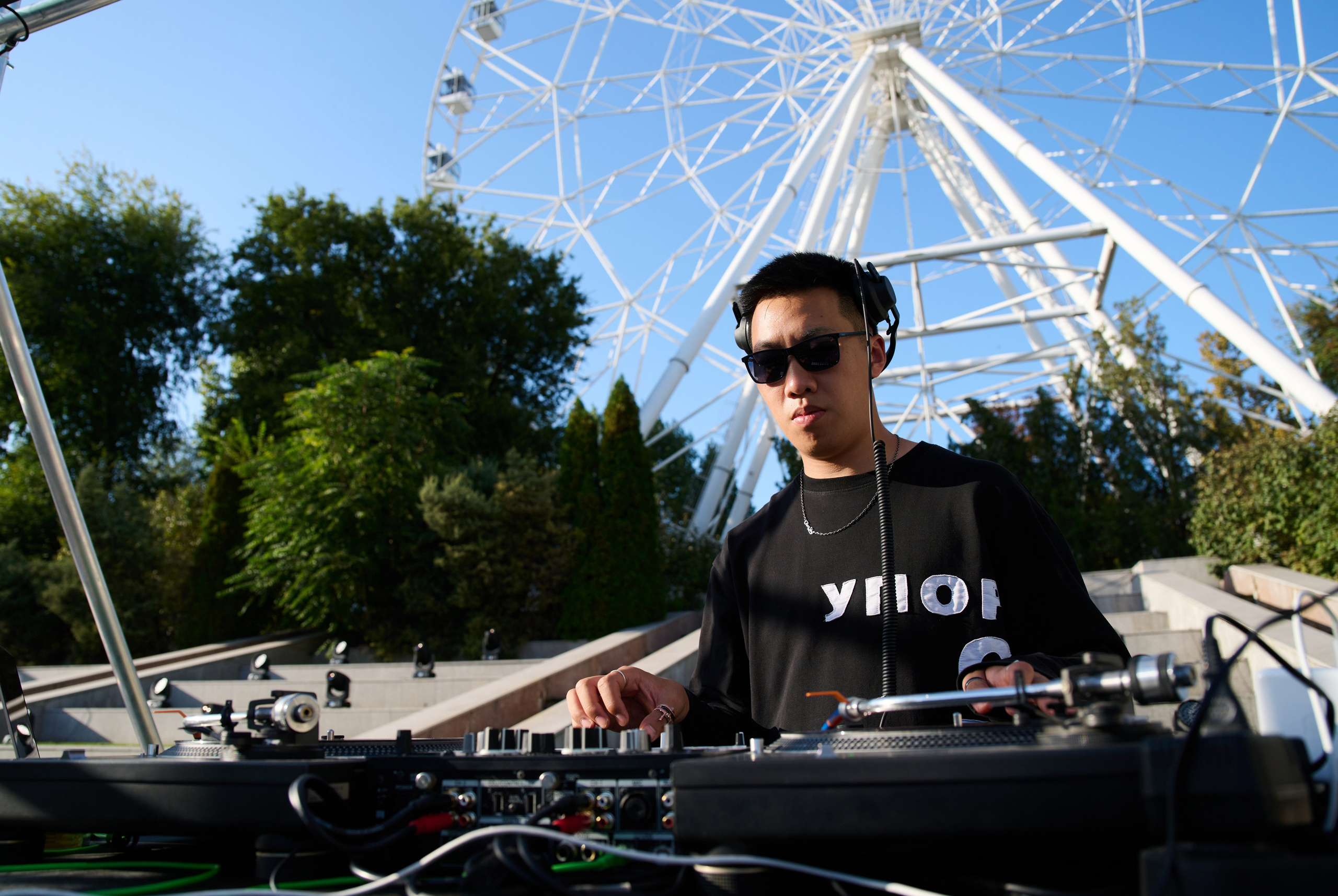 СБЕР базар на Театральной площади. Студия событий ДЕЙЗИ. Организация мероприятий. Свадебное агентство в Ростове-на-Дону. Свадебный организатор. Организация свадьбы под ключ