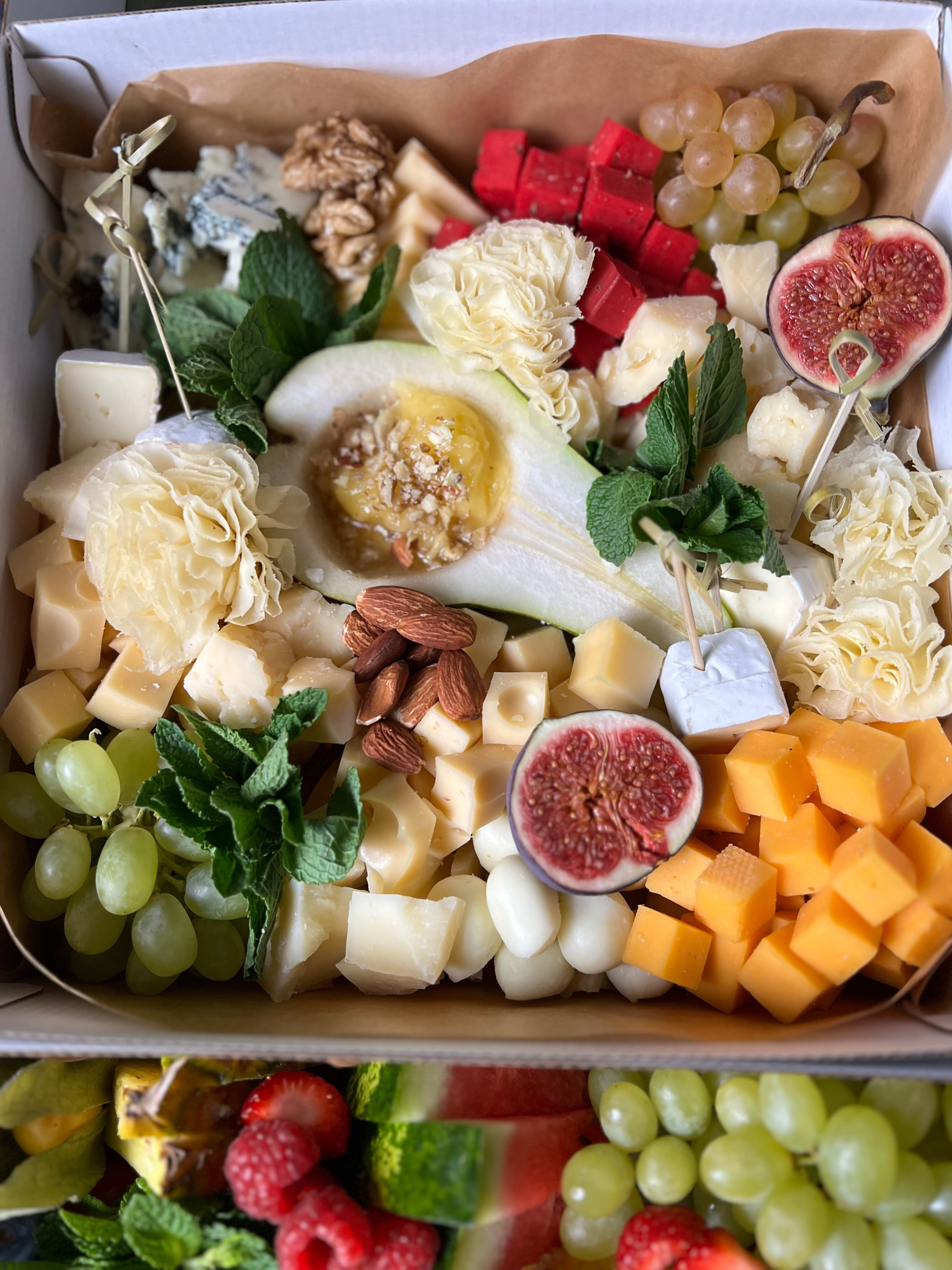 ГастроБоксы. Выездной кейтеринг, съедобные букеты, торты и сладости на заказ