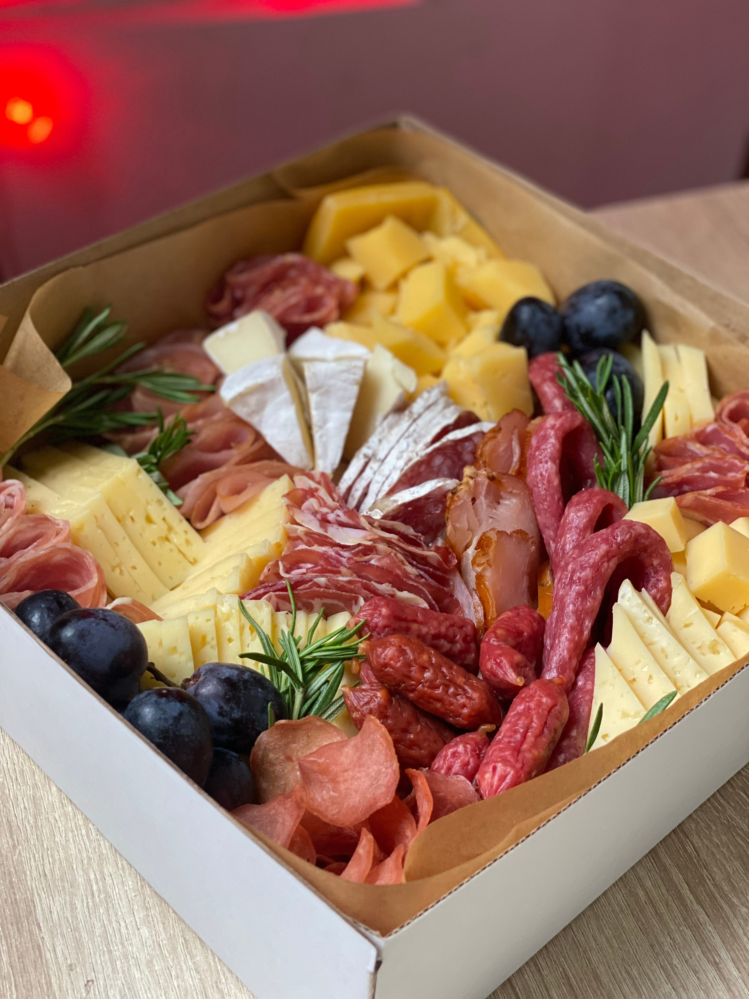 ГастроБоксы. Выездной кейтеринг, съедобные букеты, торты и сладости на заказ