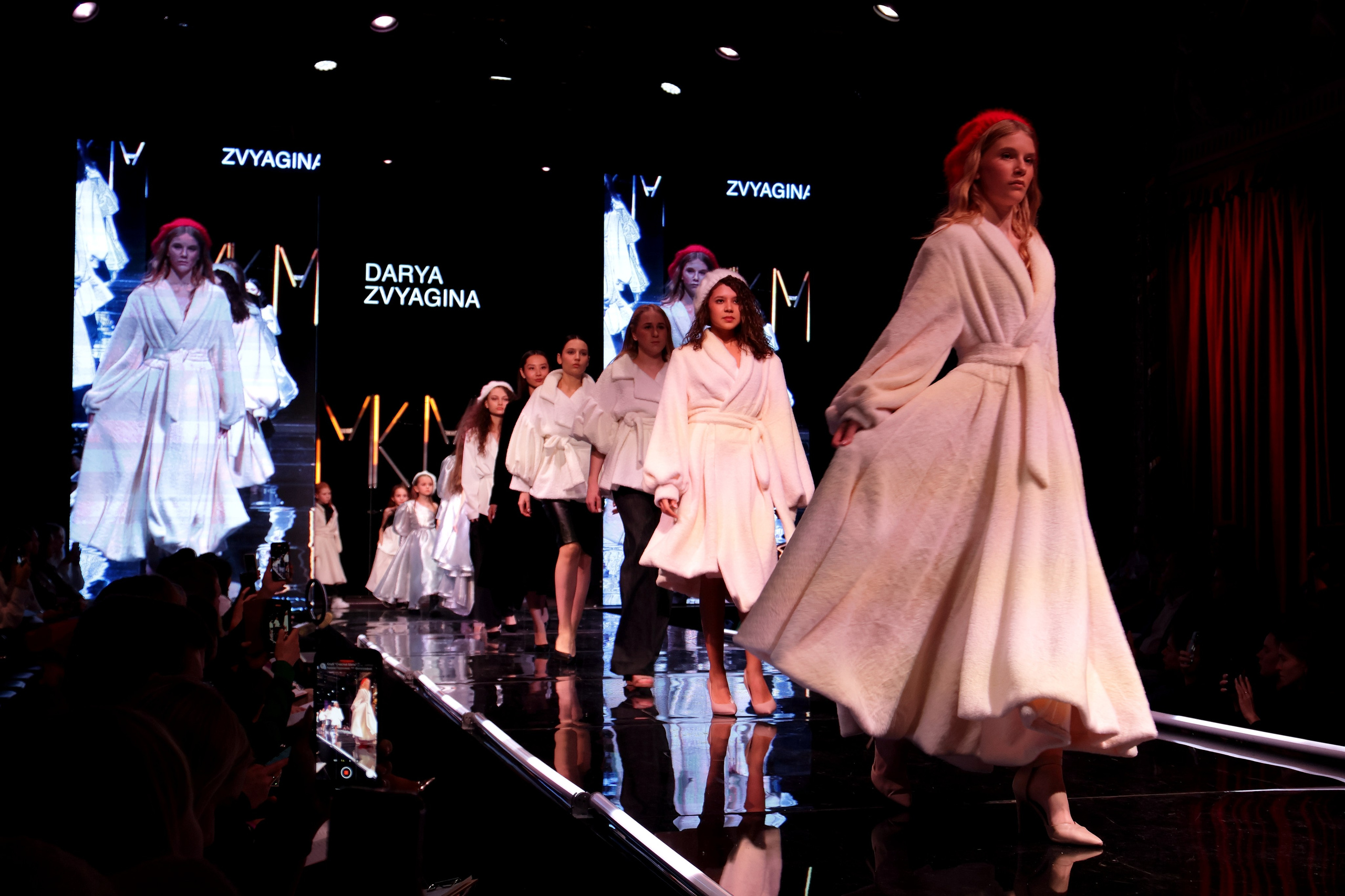 Показ Бренда Darya Zvyagina на Международном Конкурсе Молодых Модельеров (МКММ)