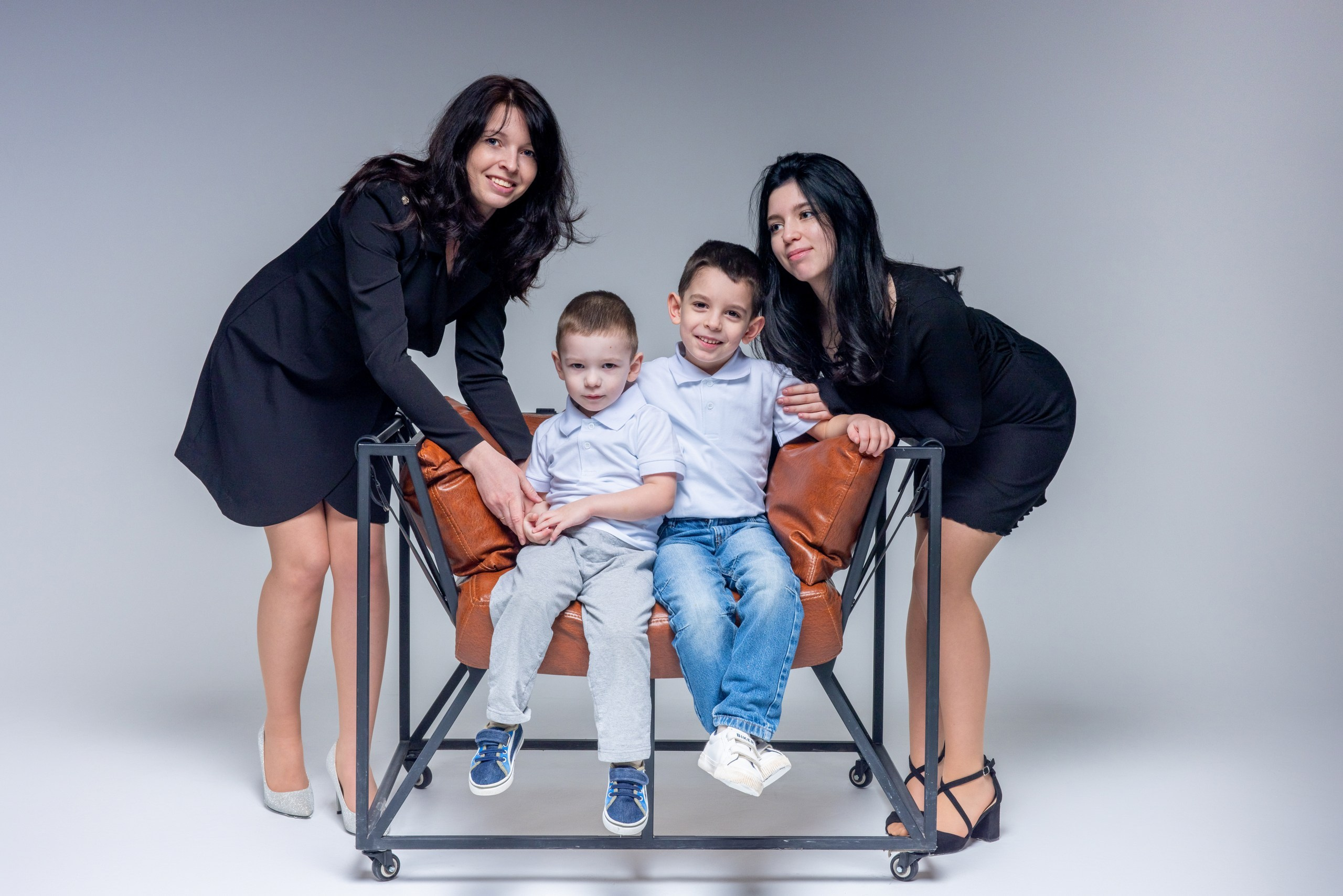 Большая семейная фотосессия в студии. Фотограф в Туле Крупский АнДРей. Фотостудия «КАДР71» в Туле