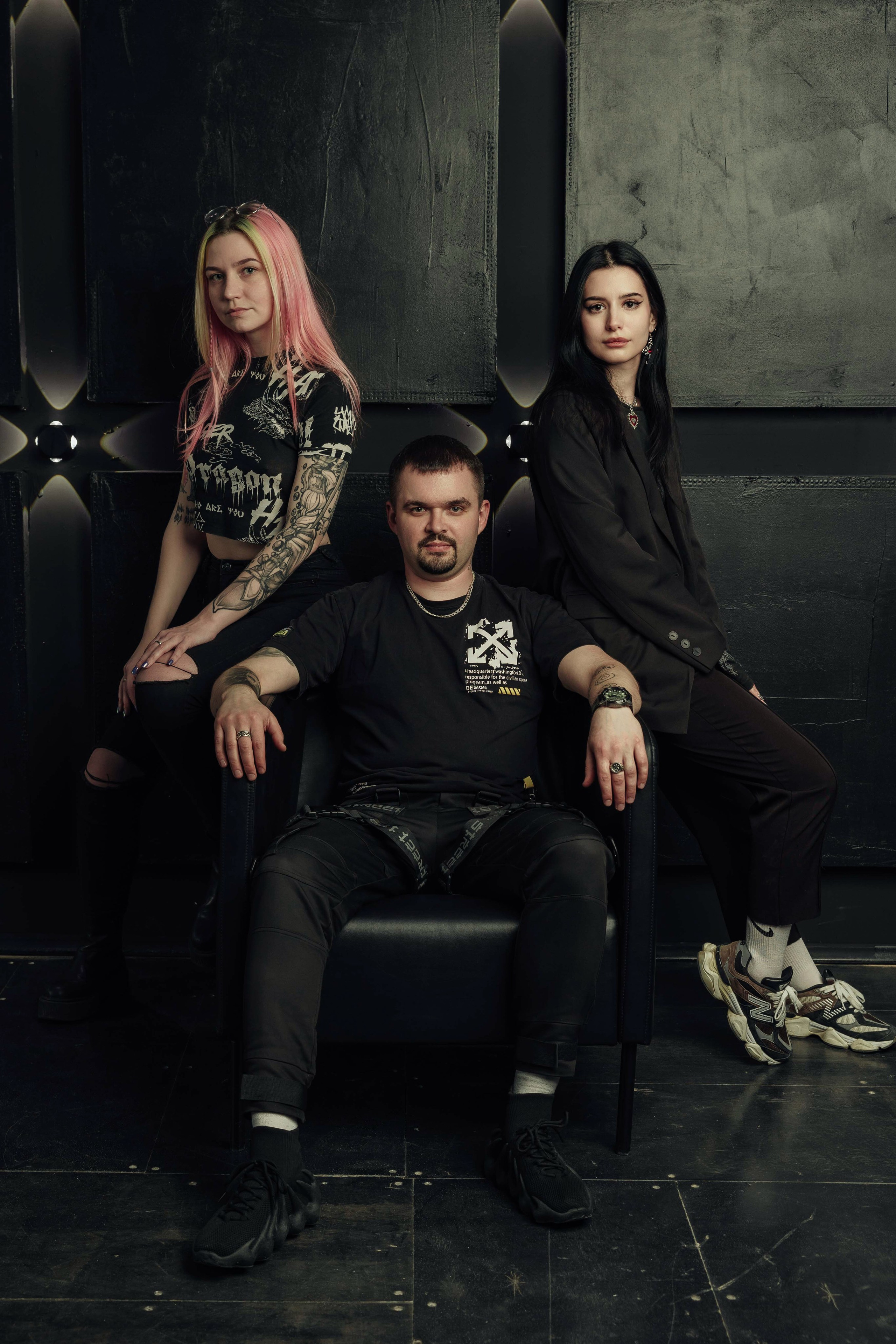 Коллективная фотосессия для мастеров тату-салона «Бить-Колотить». Алексей Шаров — свадебный и репортажный фотограф в Нижнем Новгороде