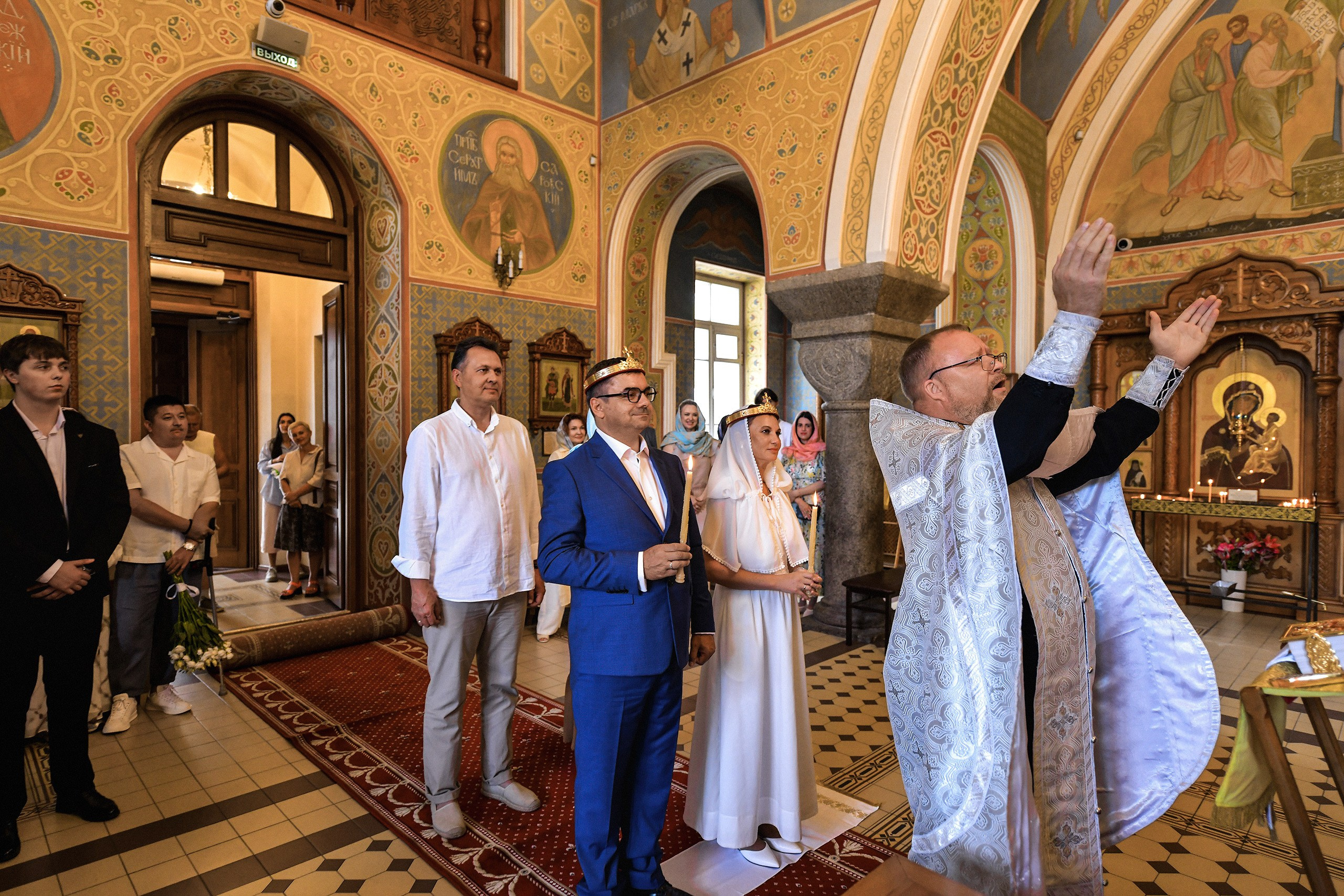 Фотосъемка венчания в церкви в Красноярске. 📸 Свадебный и семейный фотограф в Красноярске Тихомиров Евгений | 17 лет опыта | 800+ свадеб