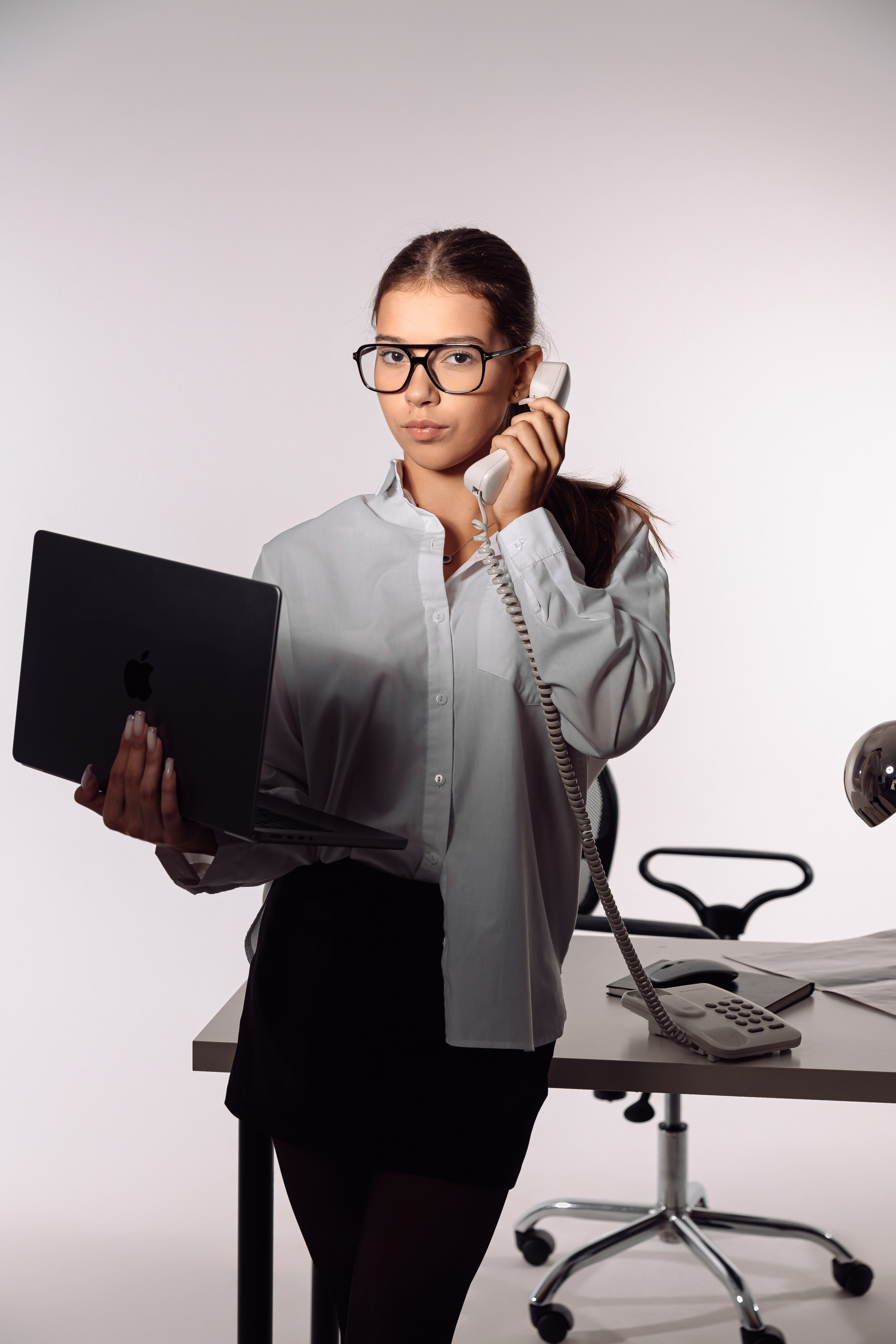 Экспресc Фотосессия в стилe «ОФИC» 💻☎️📠👓📇. Фотограф Евгения Улаз