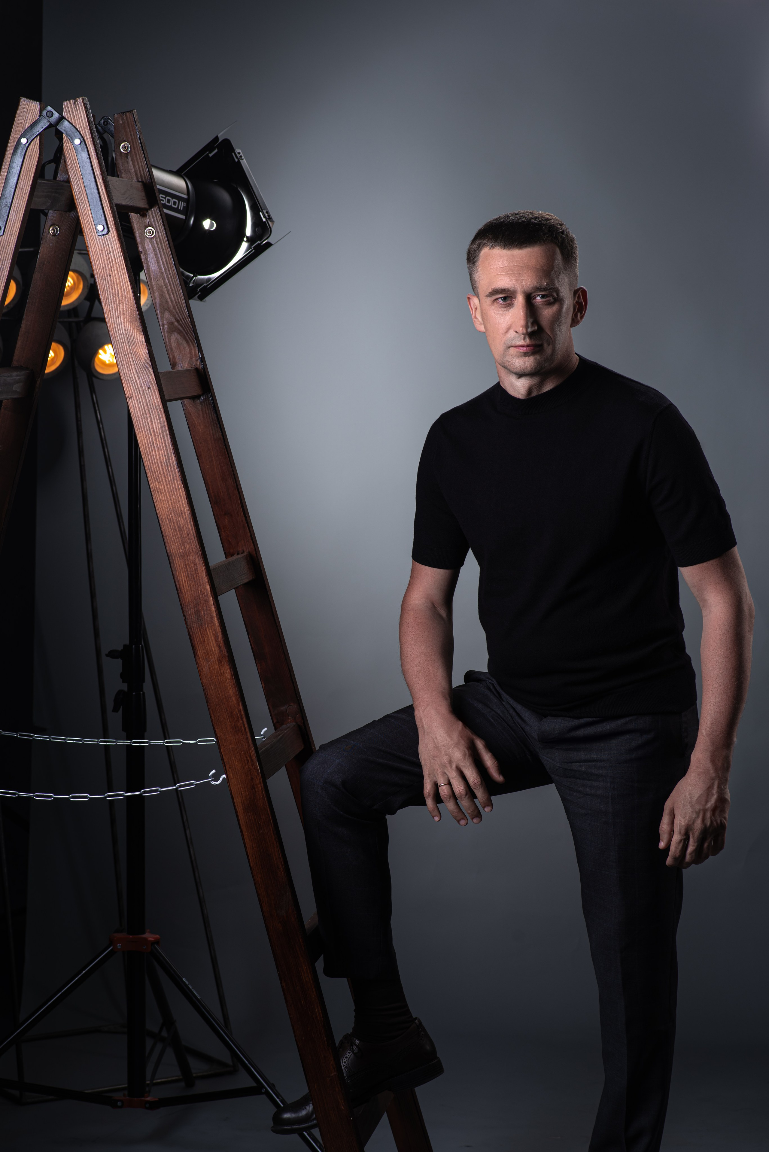 Фотосессия в деловом стиле в студии в Ростове-на-Дону Залитко Вячеслав