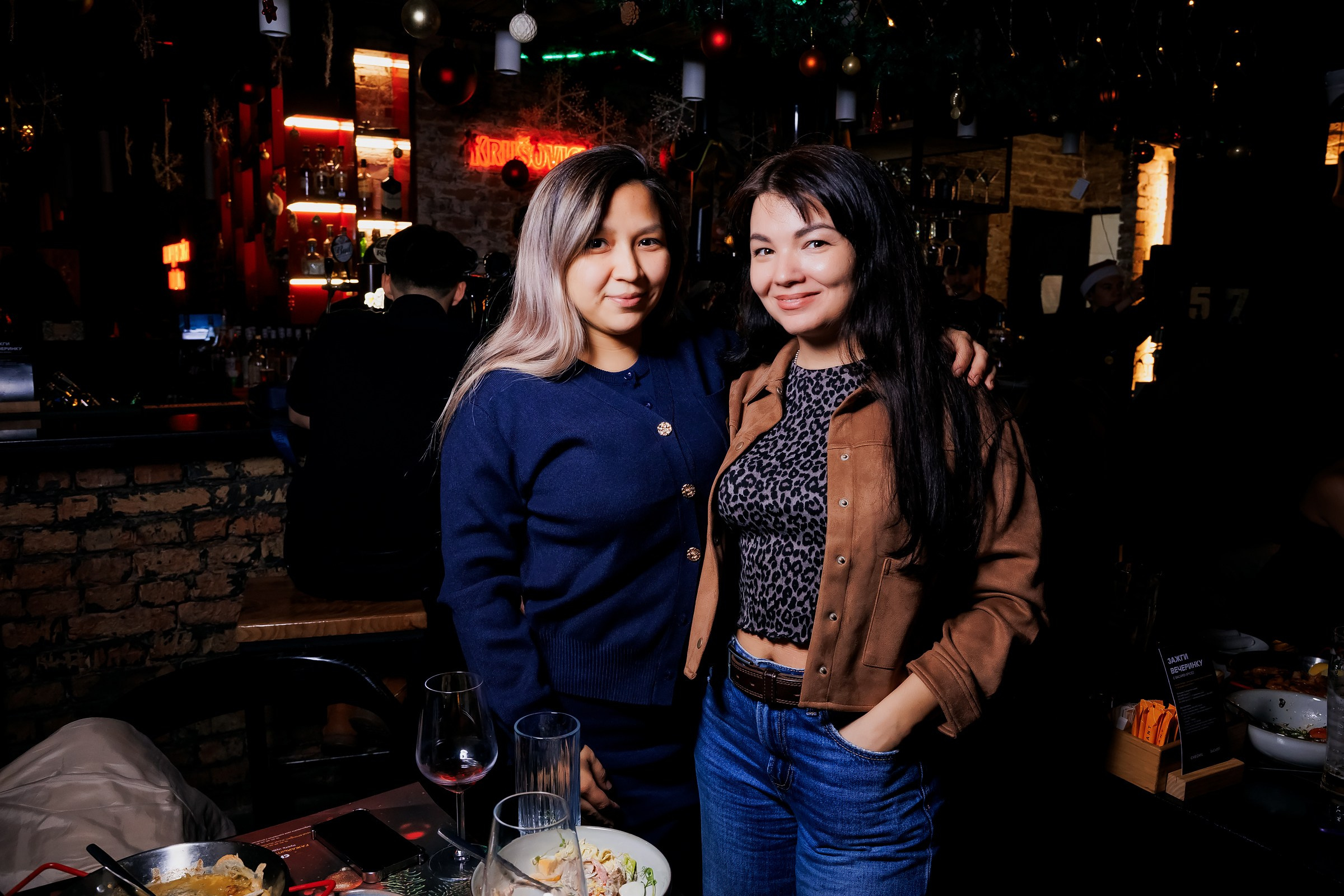 Chechil Pub в ТД Дана-Chechil Розыбакиева. Репортажный фотограф в Алматы Каюпов Сержан