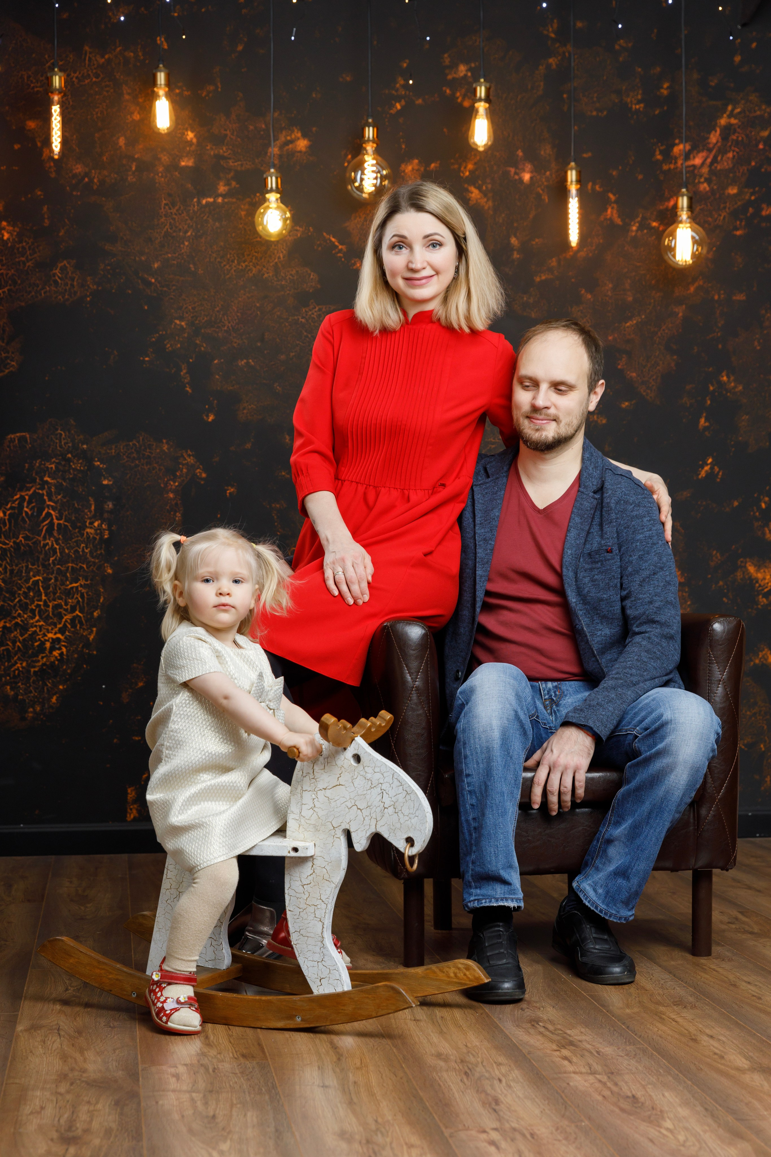 Фотосессия Константина, Юлии и Сони. Фотограф Анна Телекаева, выпускные альбомы, семейные и репортажные съемки в Омске