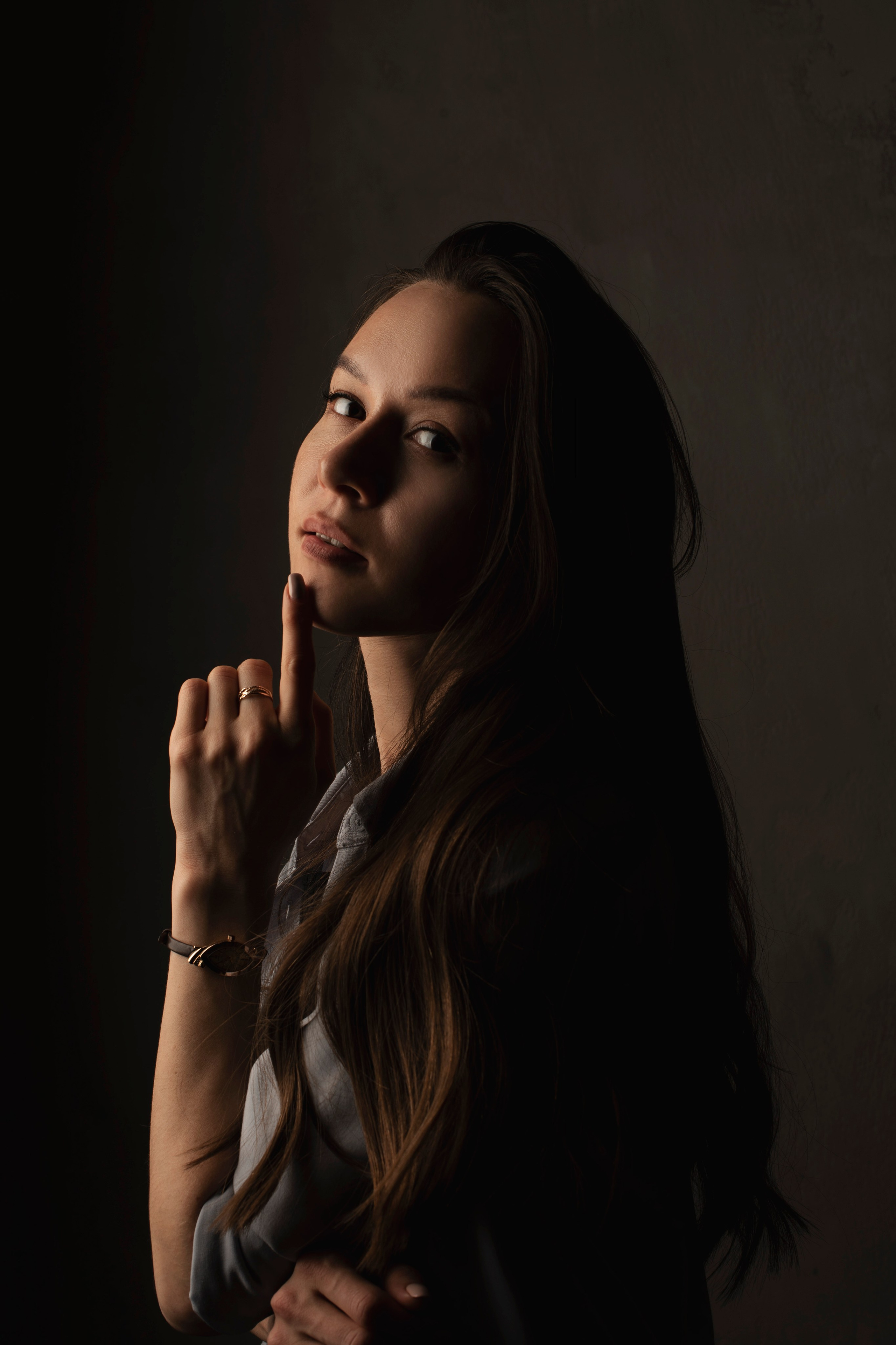 Женский студийный портрет