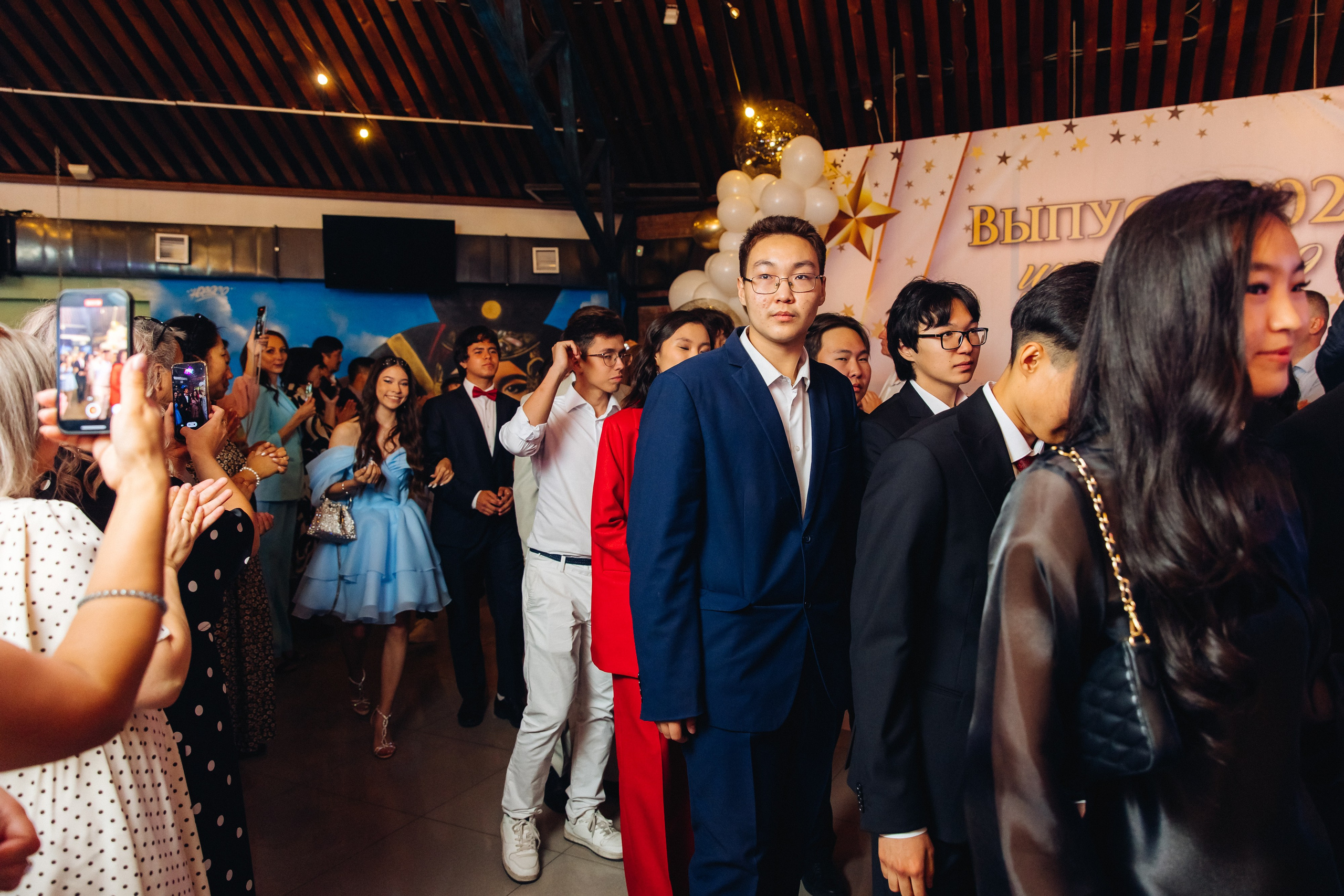 Выпускной вечер. 49 школа. Баран на корове. Свадебный и семейный фотограф в Улан-Удэ