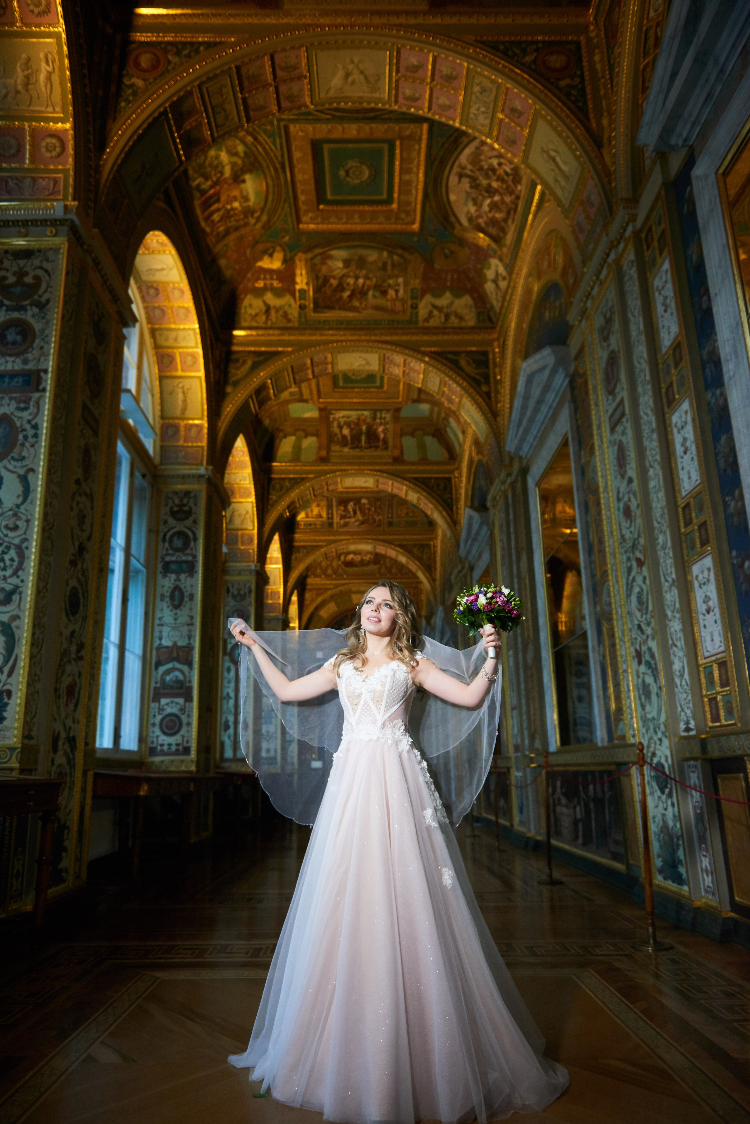 Елена и Иван (зимняя свадебная прогулка у Михайловского замка и фотосессия в Эрмитаже). Портретный, семейный и свадебный фотограф в Санкт-Петербурге и в Пушкине Ширяев Денис