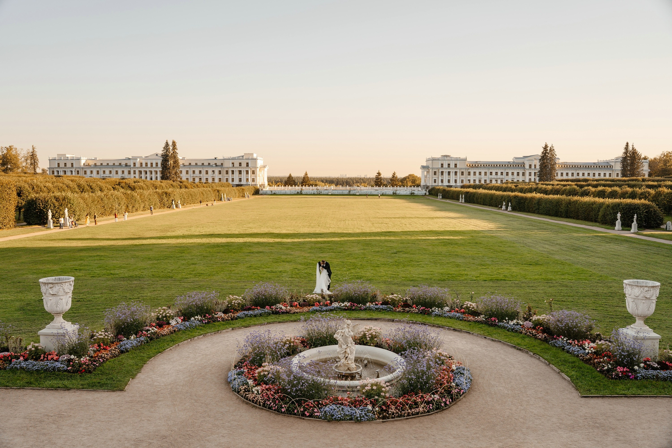 Свадьба в усадьбе Архангельское. Свадебный и семейный фотограф в Москве Светлана Зоткина