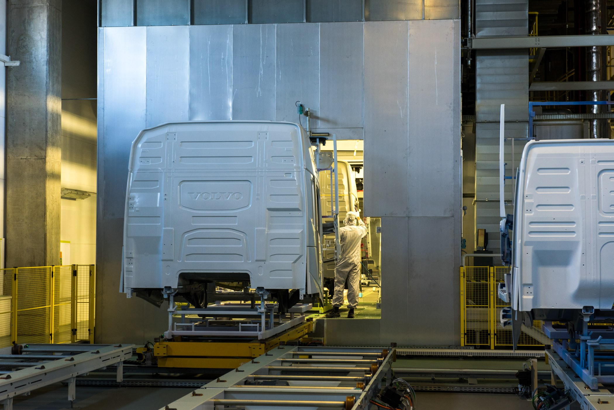 Завод Volvo Trucks в Калуге, 2018 год. Промышленный и репортажный фотограф в Калуге Игорь Малеев