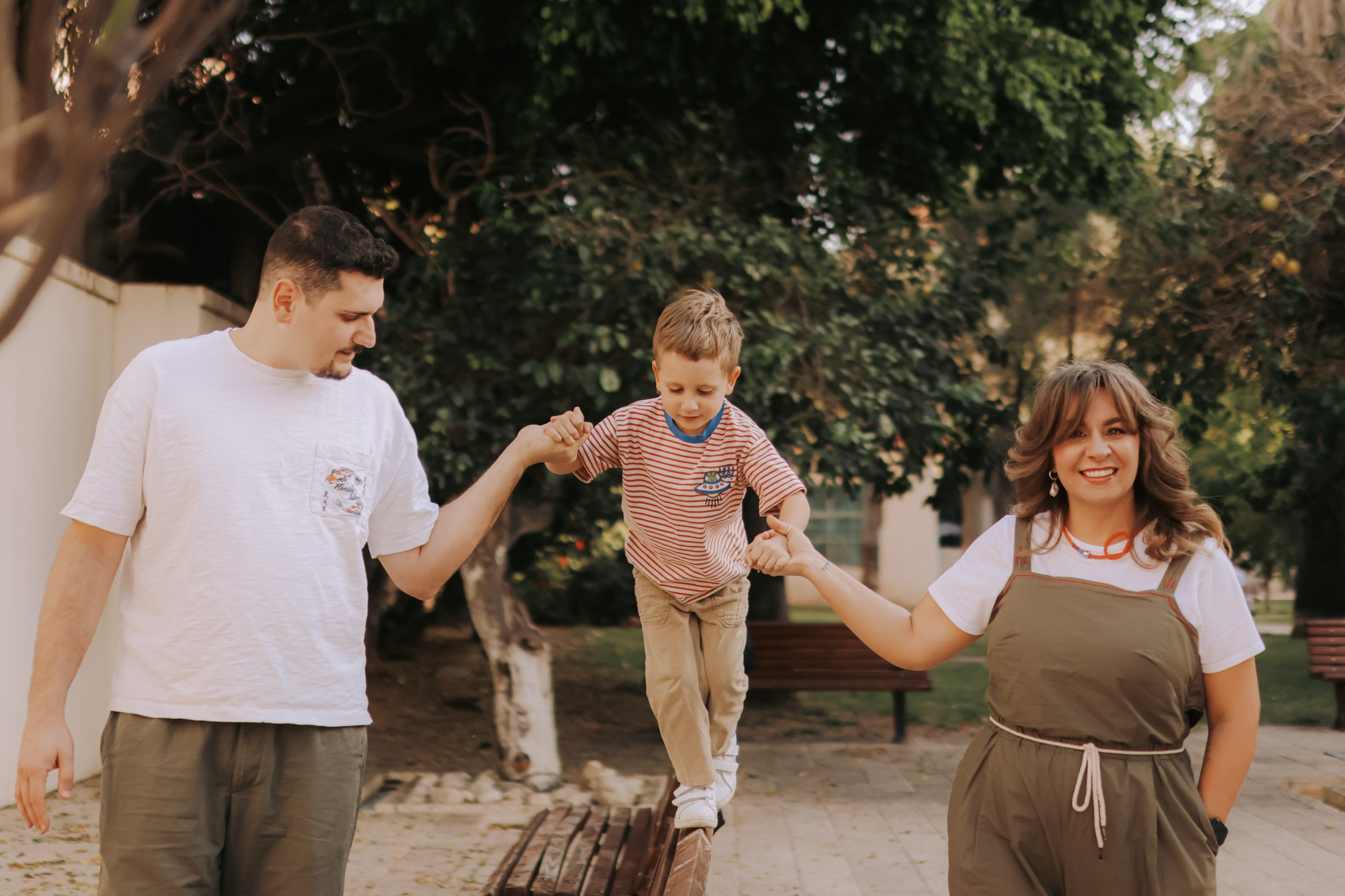 Nata, Misha and Mark, Tel Aviv | November 2025. Photographer in Israel Alice Milchin