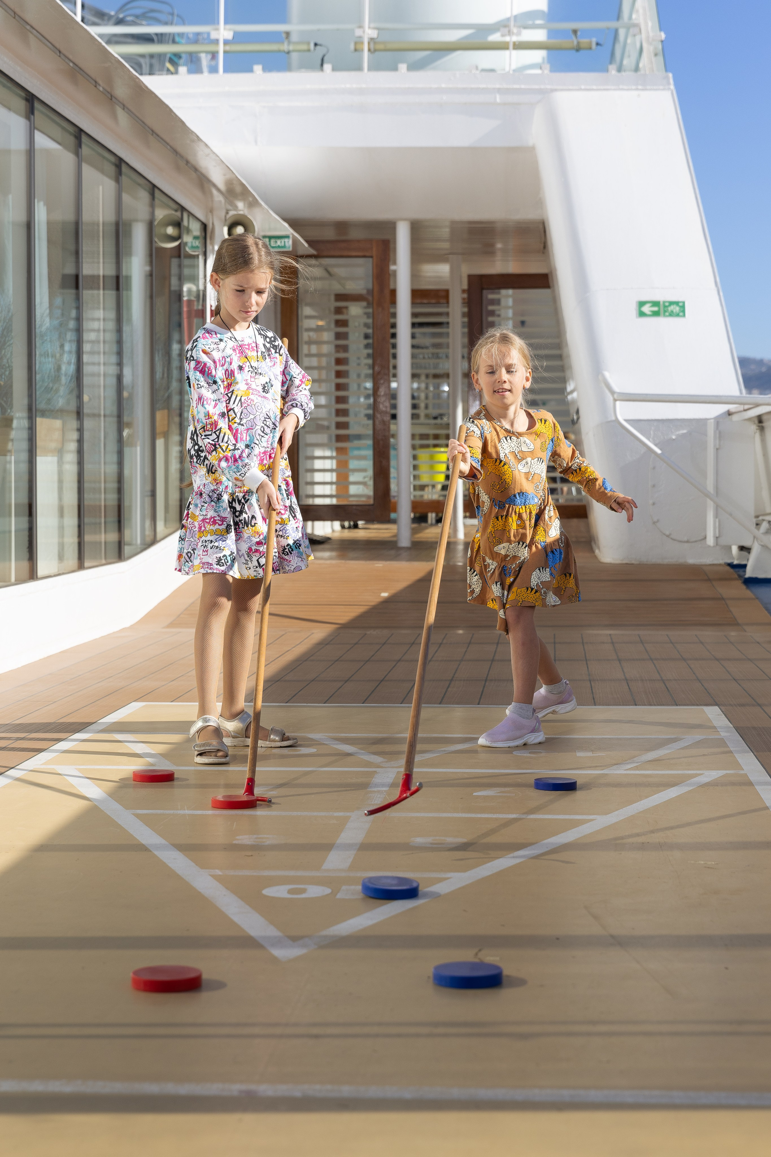Дети. Фото департамент круизного лайнера Астория Гранде
