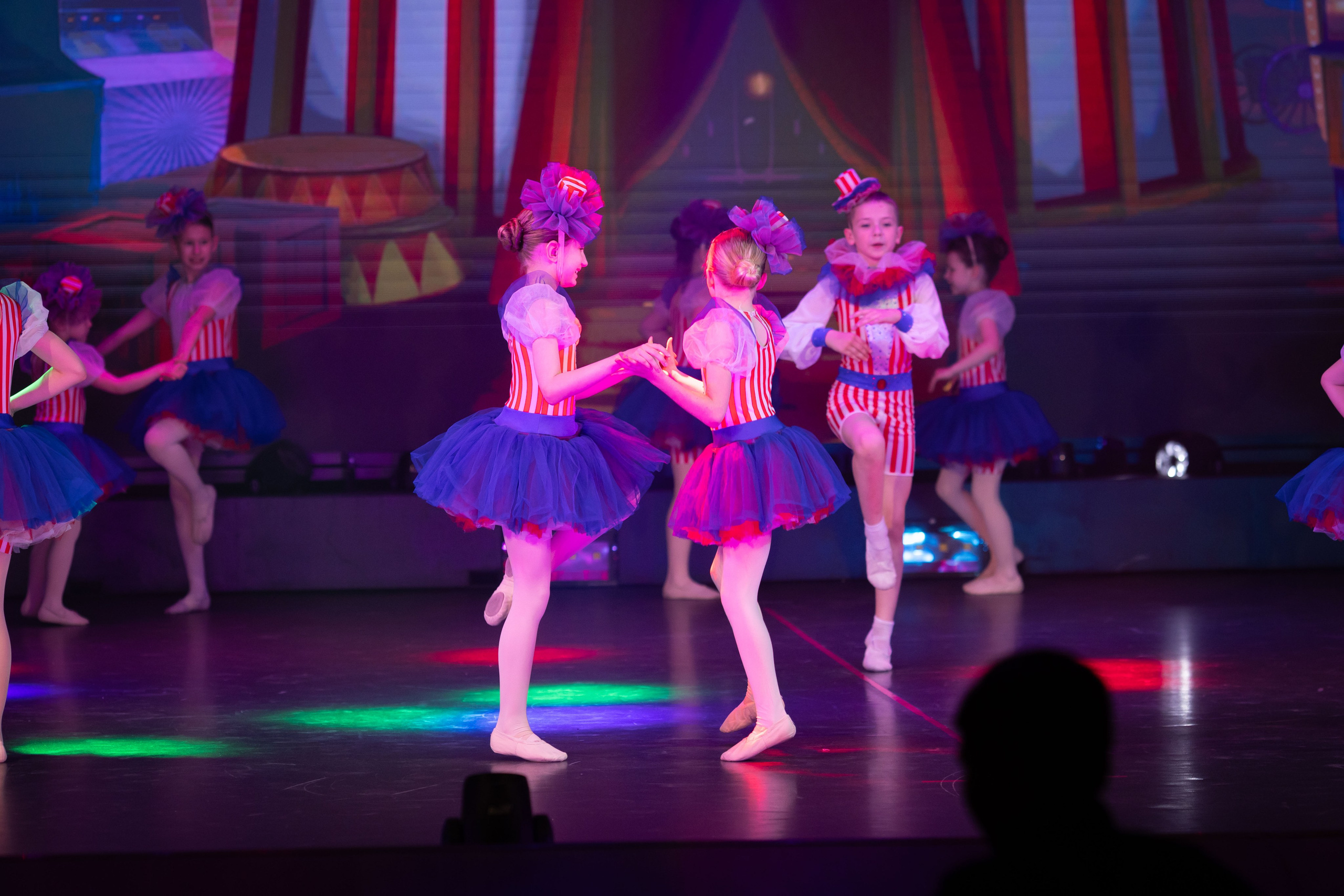 Дк Воровского отчетный концерт. Семейный и детский фотограф Анна Петракова