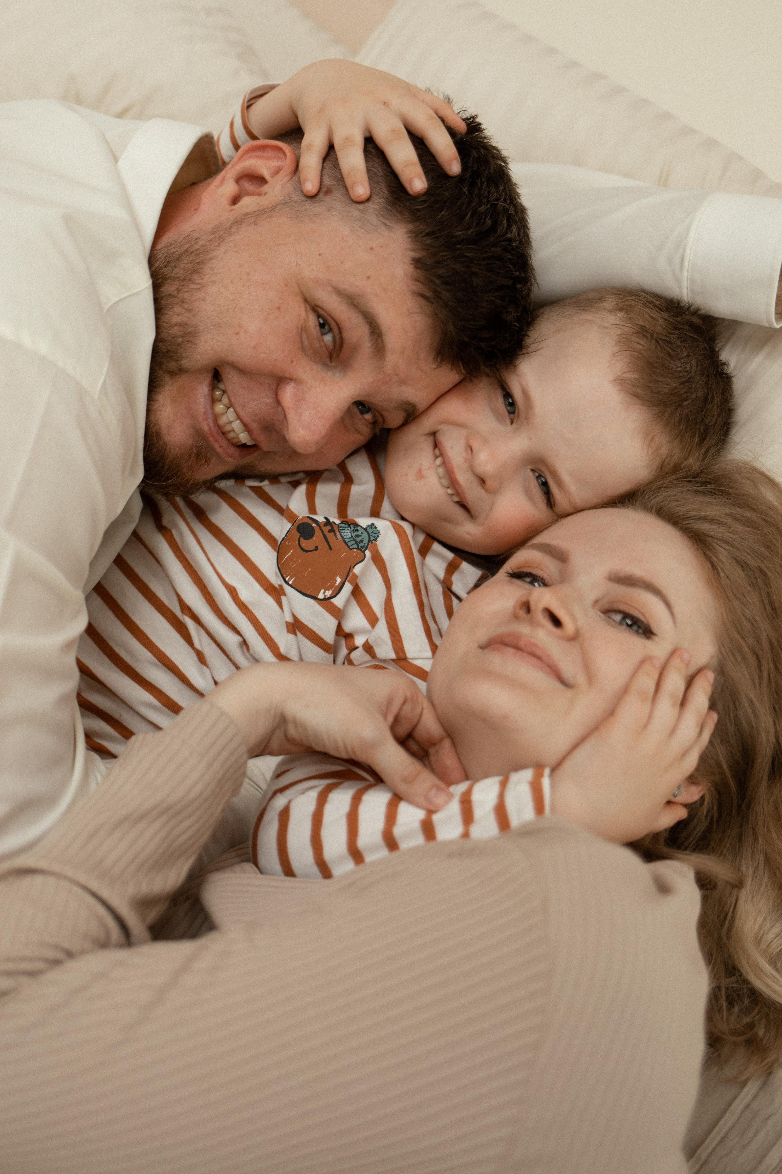 Павел, Костик и Екатерина с животиком. Семейный фотограф Челябинск