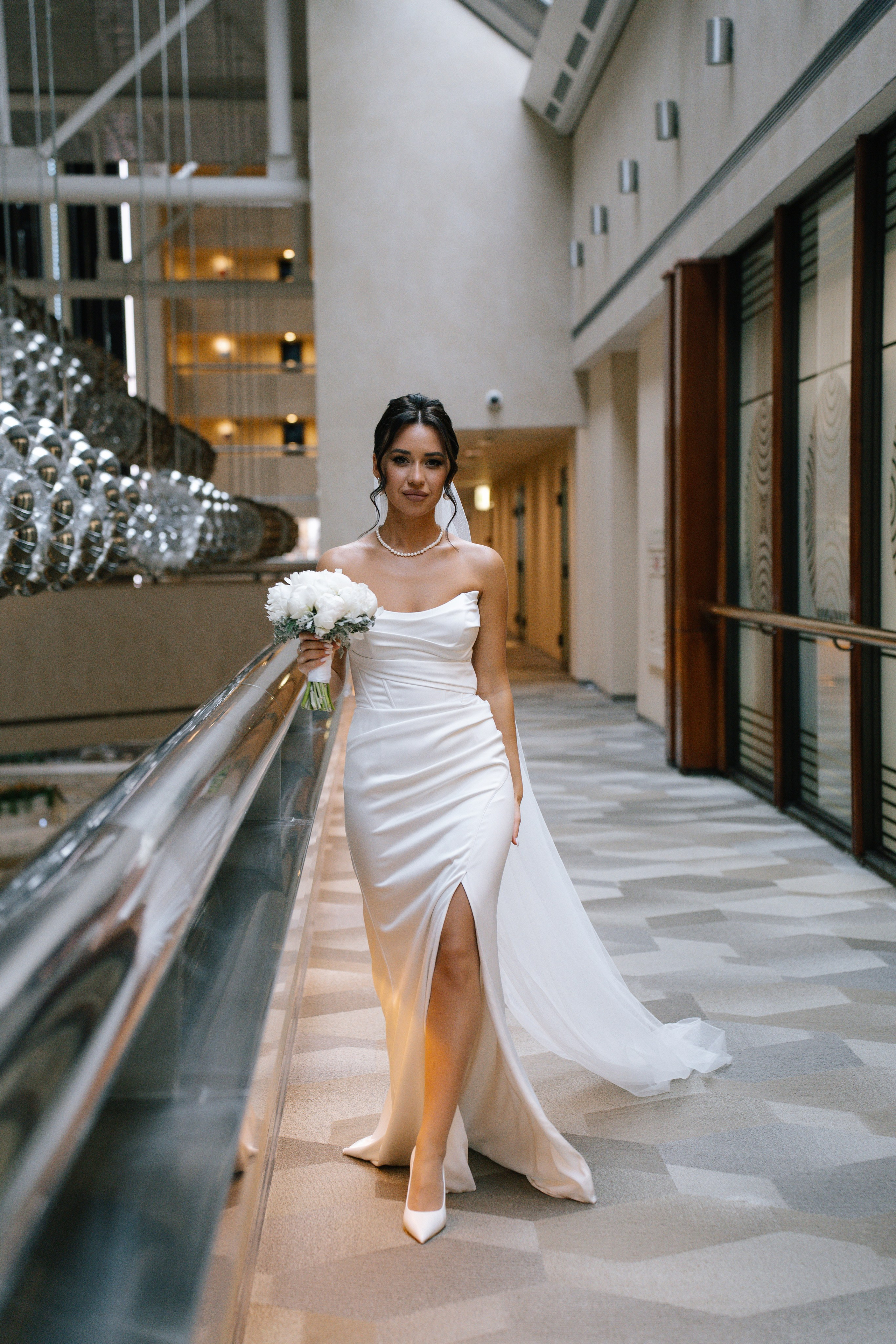 Свадебная фотосессия в отеле Plaza Garden Moscow WTC