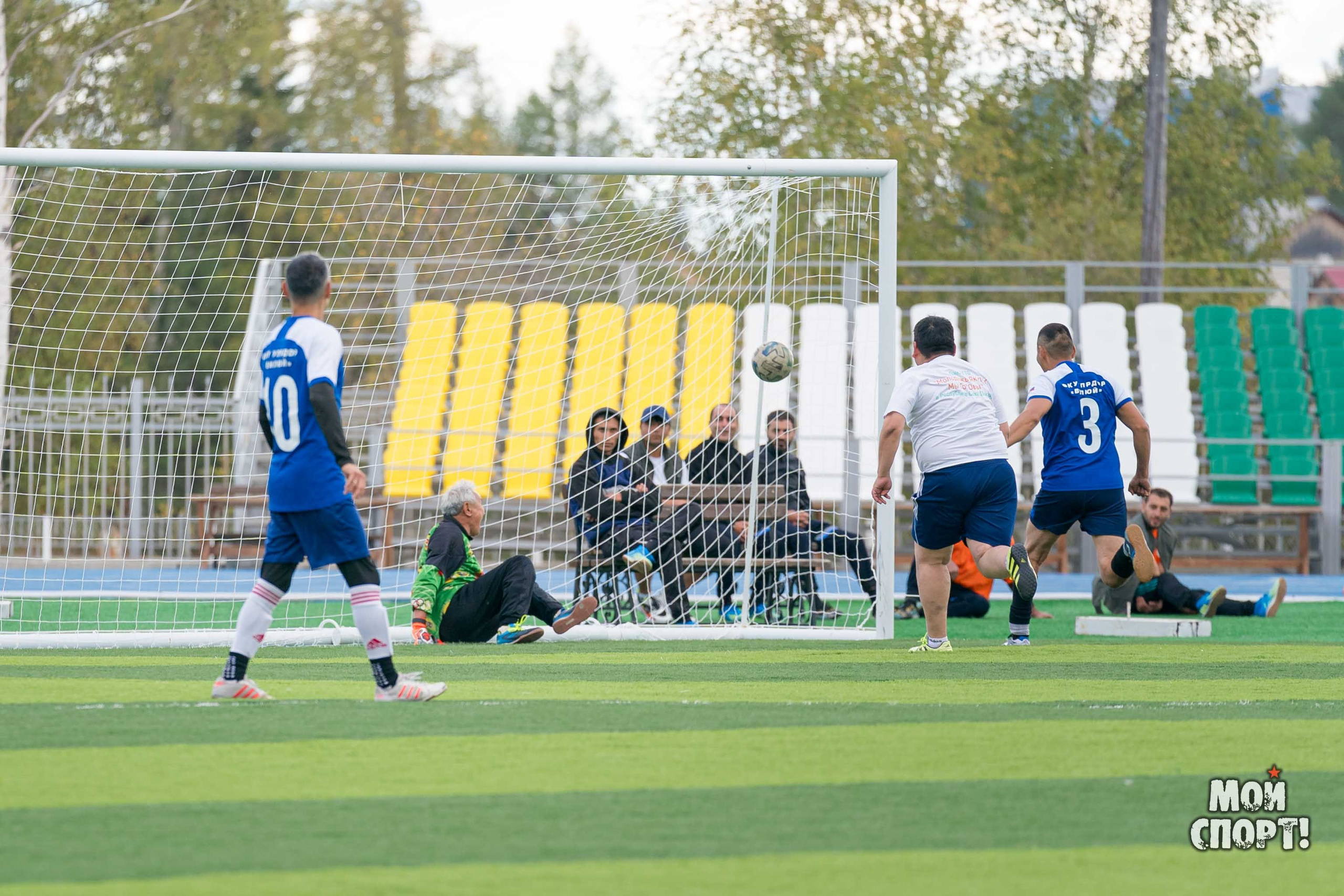 Товарищеская игра по футболу между командами ФКУ Упрдор «Вилюй», МР «Горный улус» и ООО «Мегинские автомагистрали». Студия «Мой Спорт!» — все о спорте в Якутии