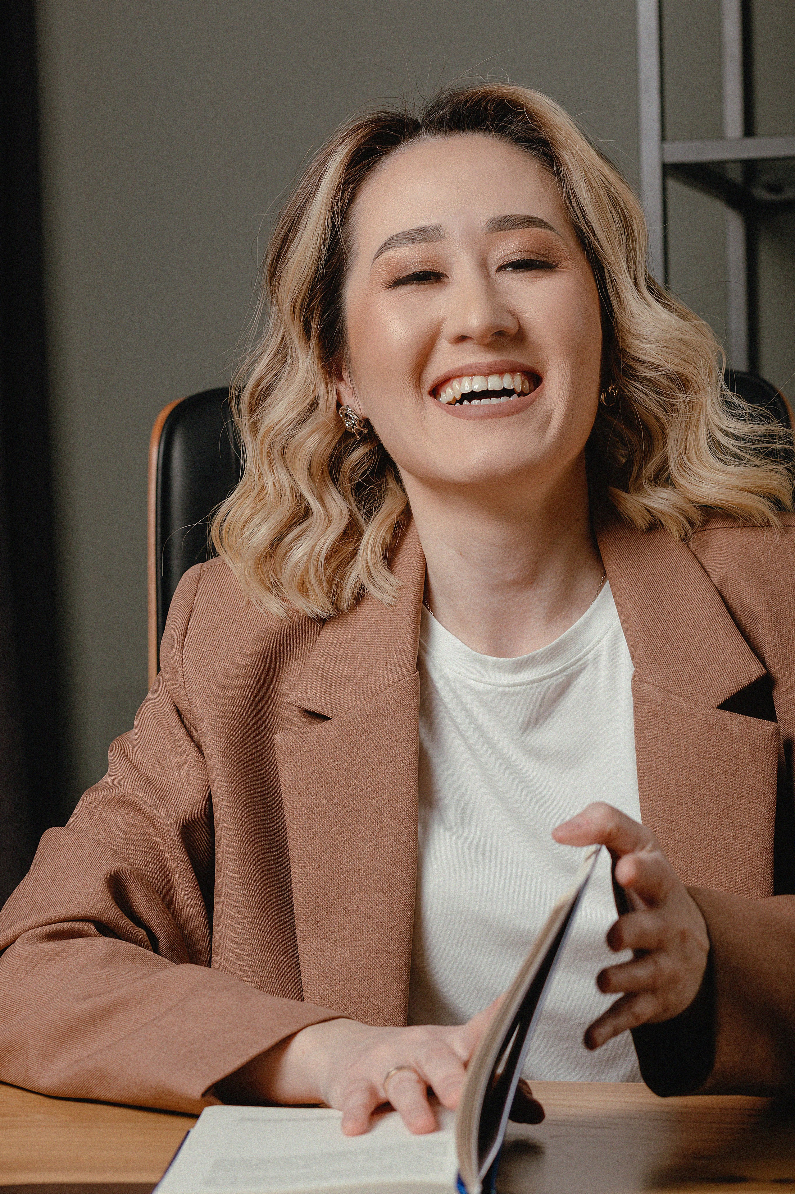 Фотосессия Нурбану в фотостудии LightHub. Свадебный, семейный и портретный фотограф в Алматы, Костанай