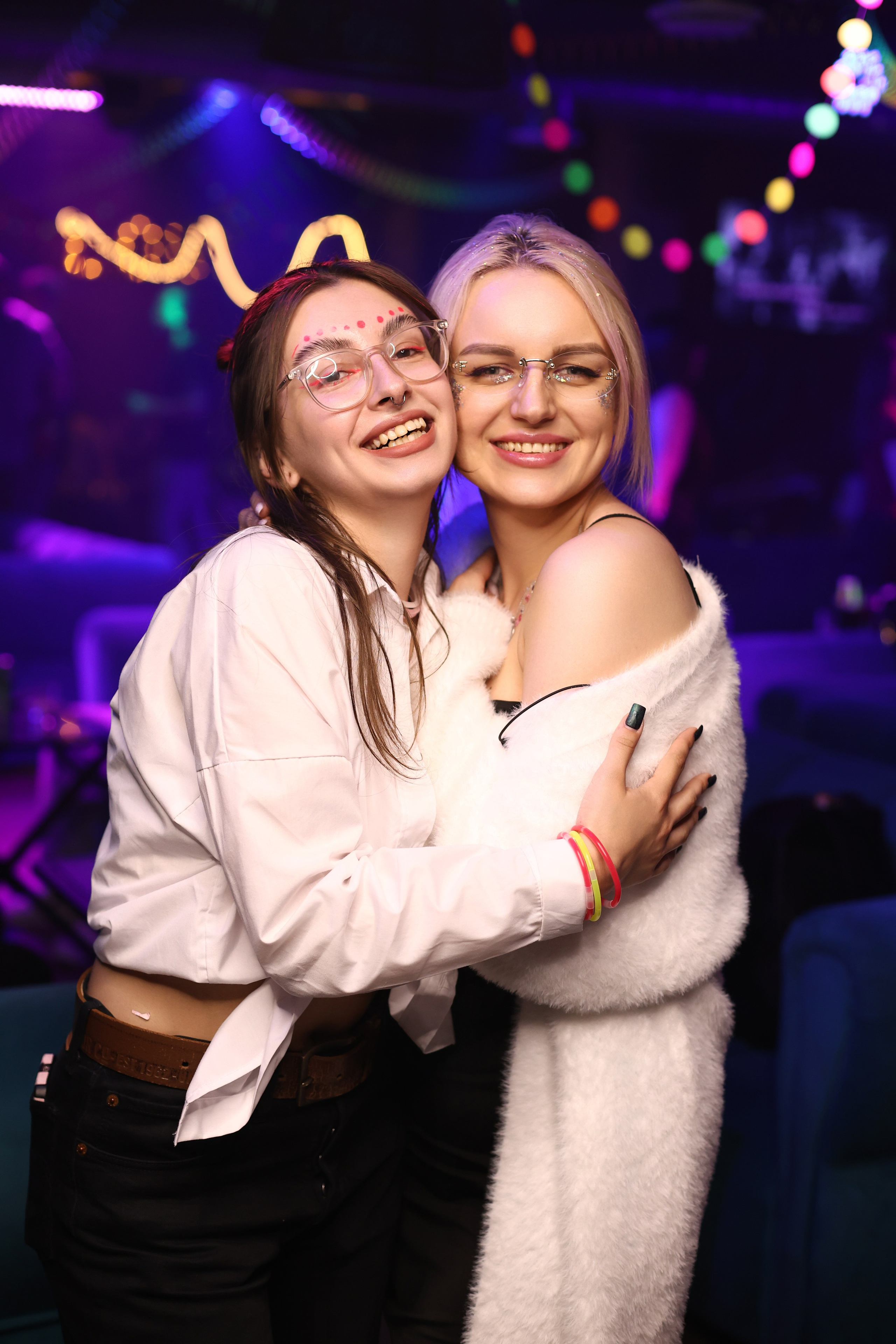 Neon Party 01.08.25. Мята Спортивная — Кальянная, караоке, бар в Минске