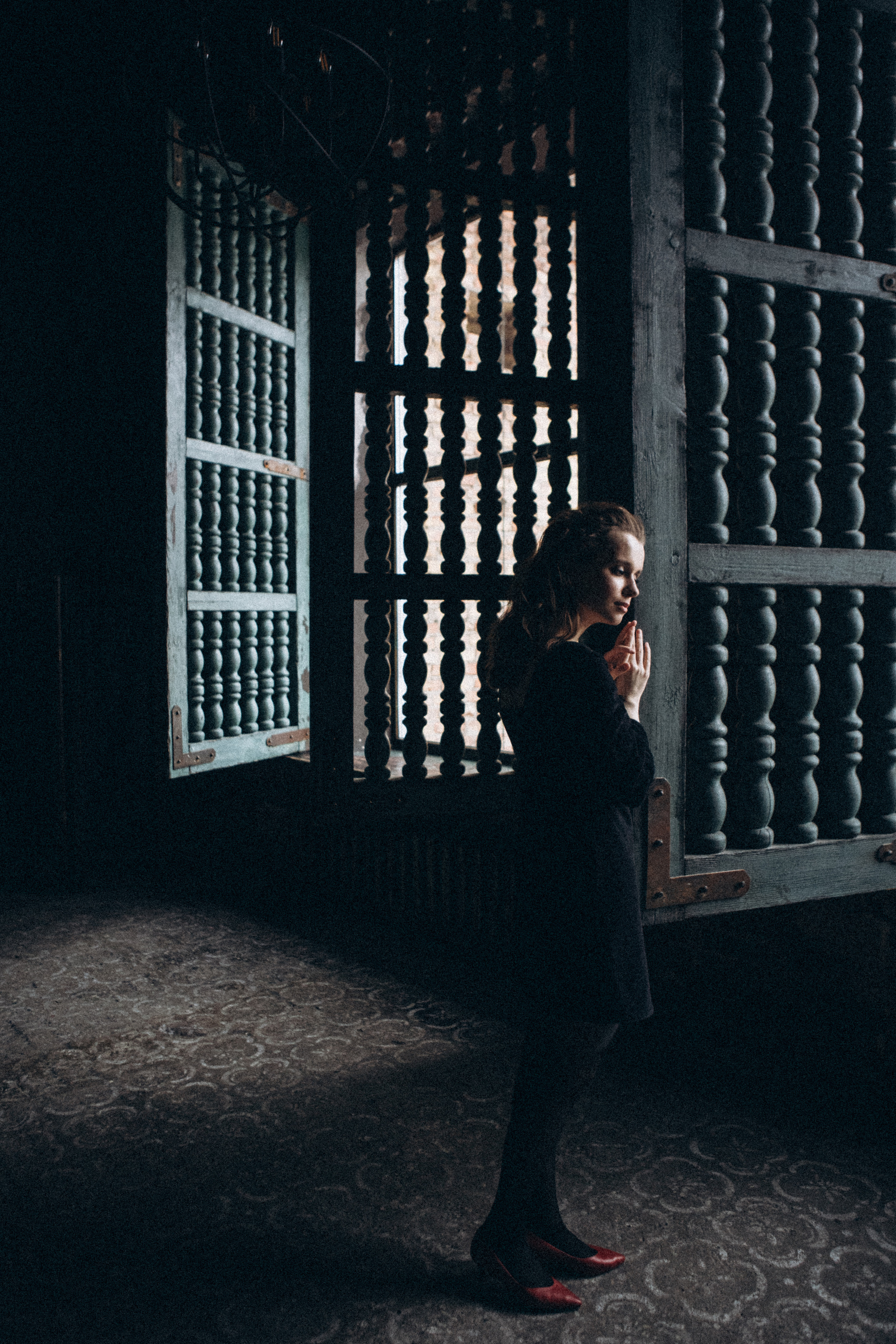 В темноте. Даша Яковенко Фотограф Спб