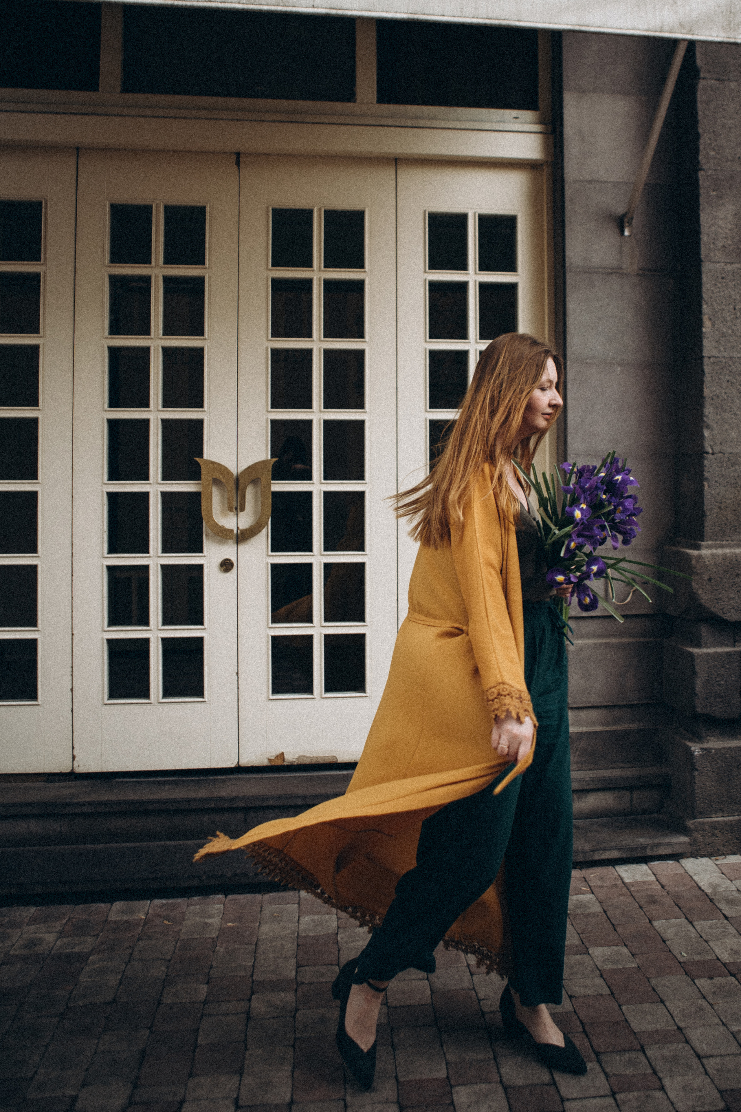 Весенняя прогулка с ирисами. Даша Яковенко Фотограф Спб