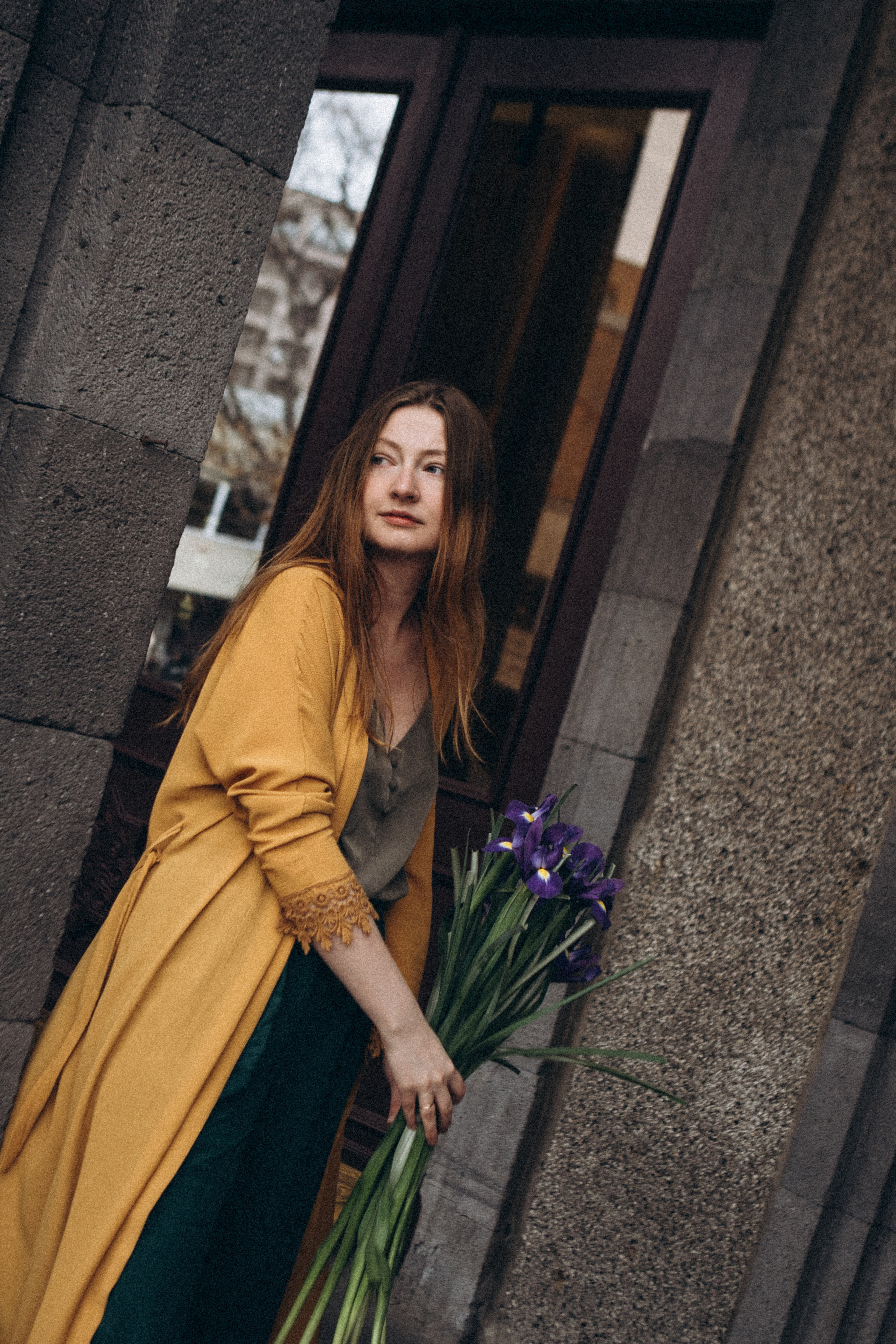 Весенняя прогулка с ирисами. Даша Яковенко Фотограф Спб