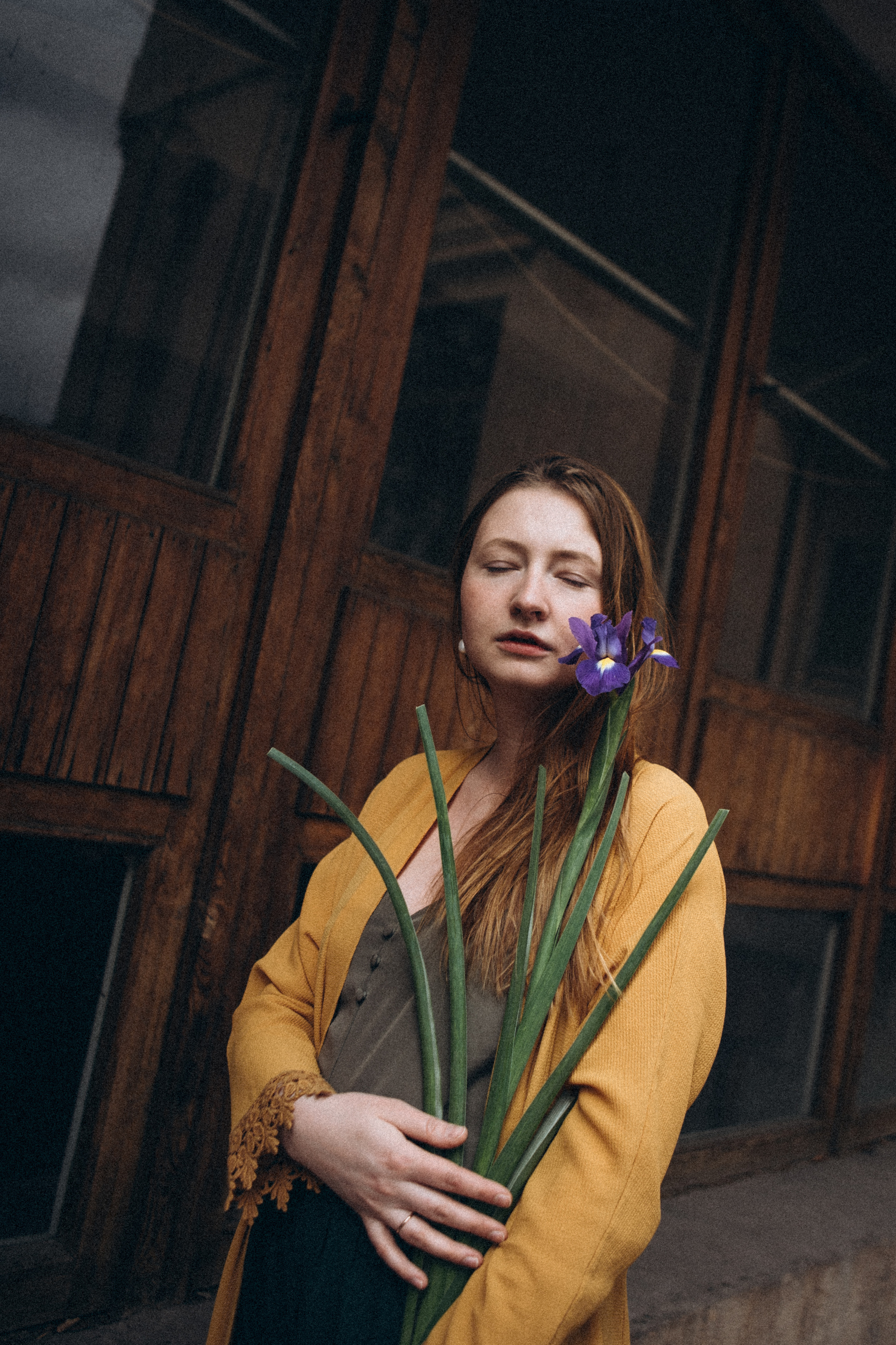 Весенняя прогулка с ирисами. Даша Яковенко Фотограф Спб