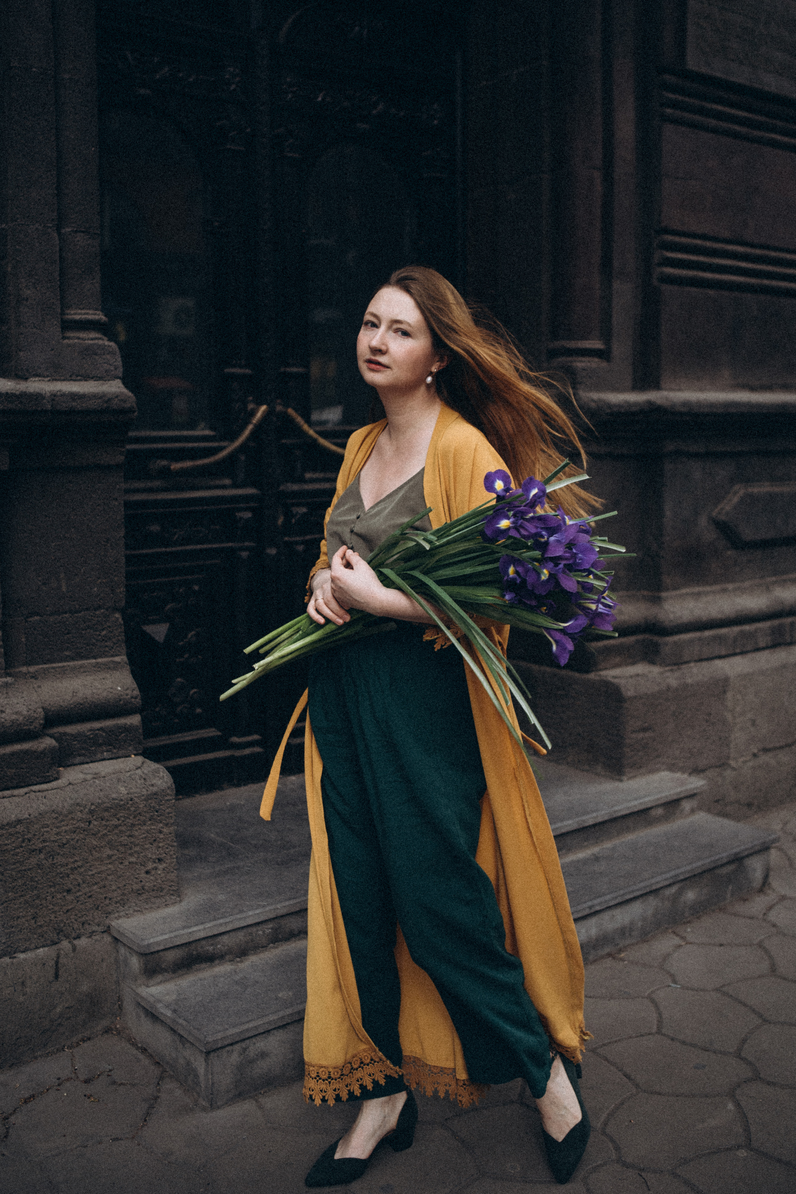 Весенняя прогулка с ирисами. Даша Яковенко Фотограф Спб