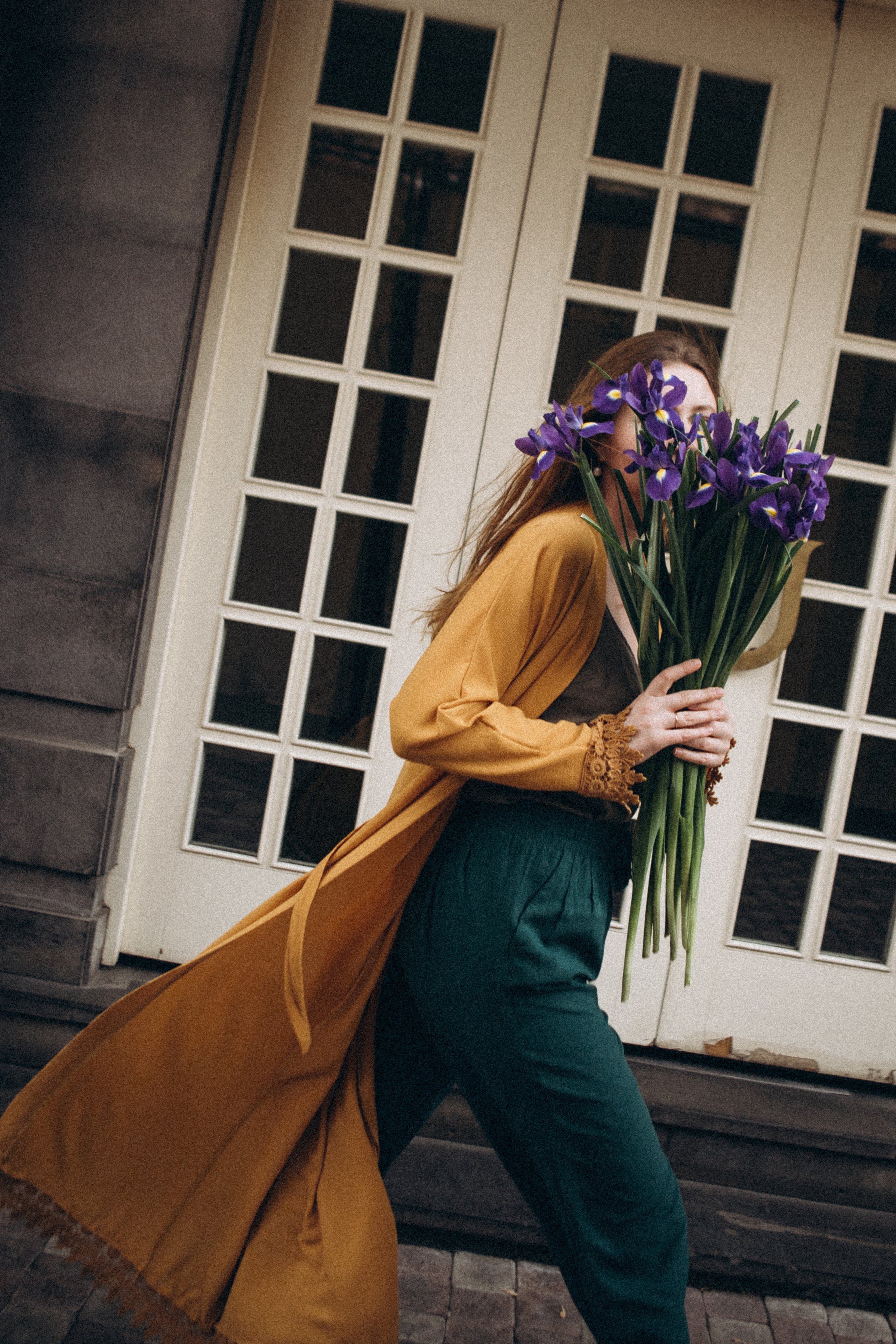 Весенняя прогулка с ирисами. Даша Яковенко Фотограф Спб