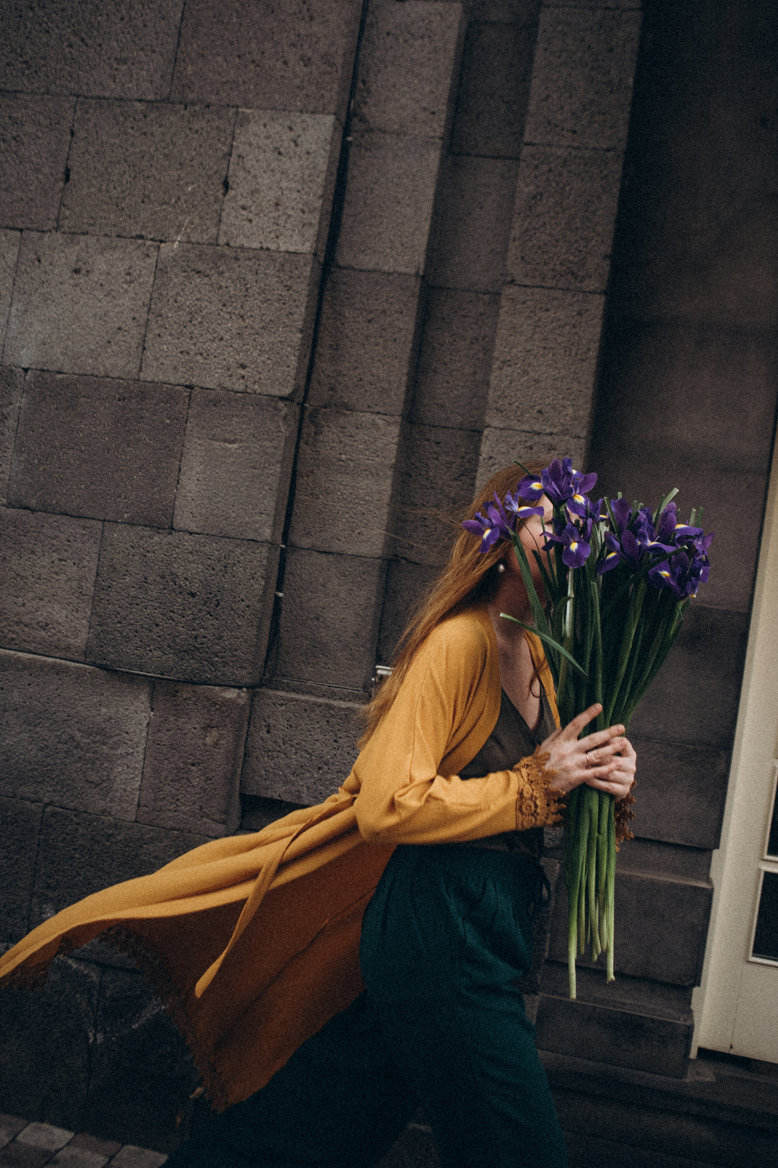 Весенняя прогулка с ирисами. Даша Яковенко Фотограф Спб