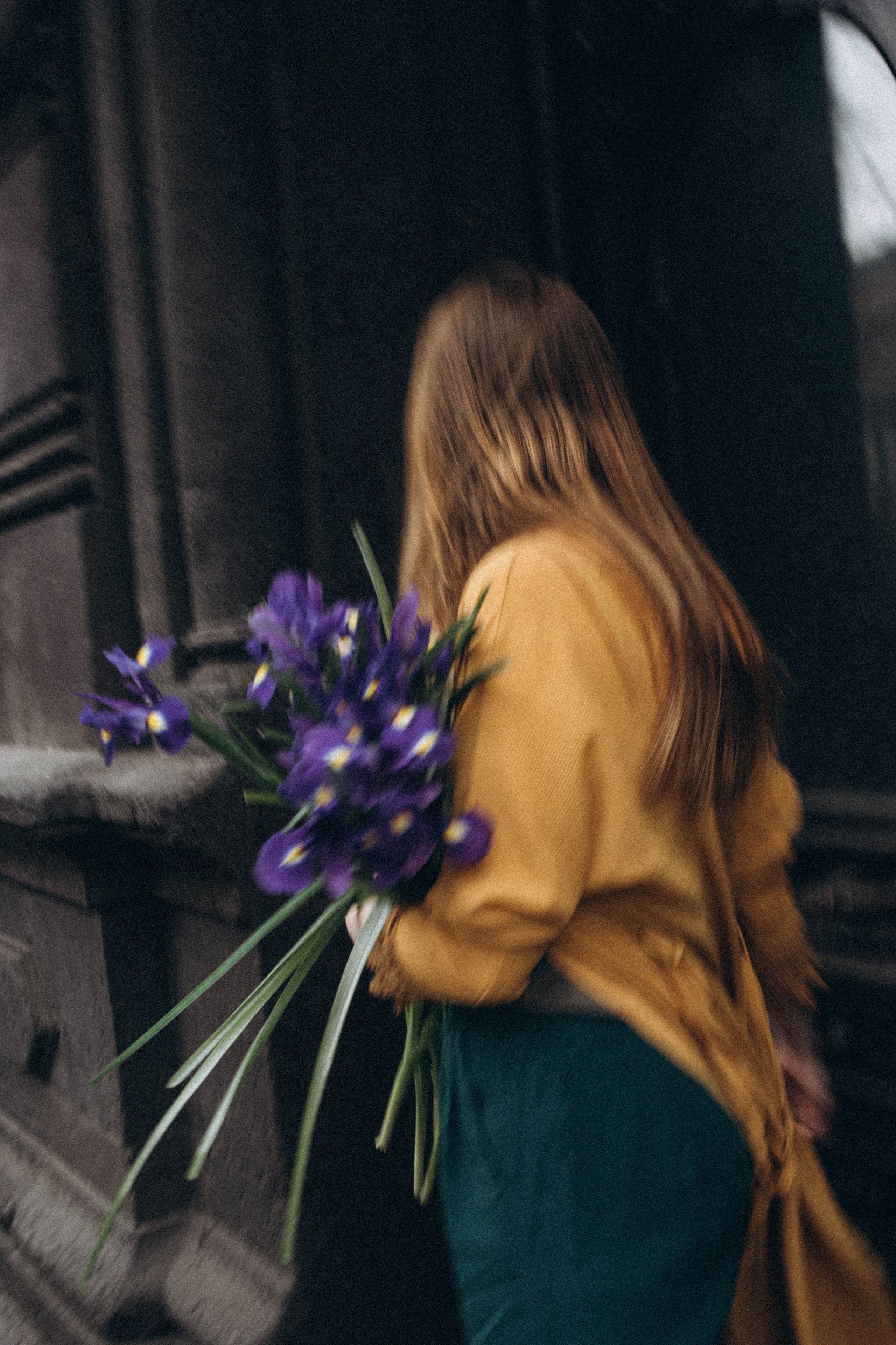 Весенняя прогулка с ирисами. Даша Яковенко Фотограф Спб