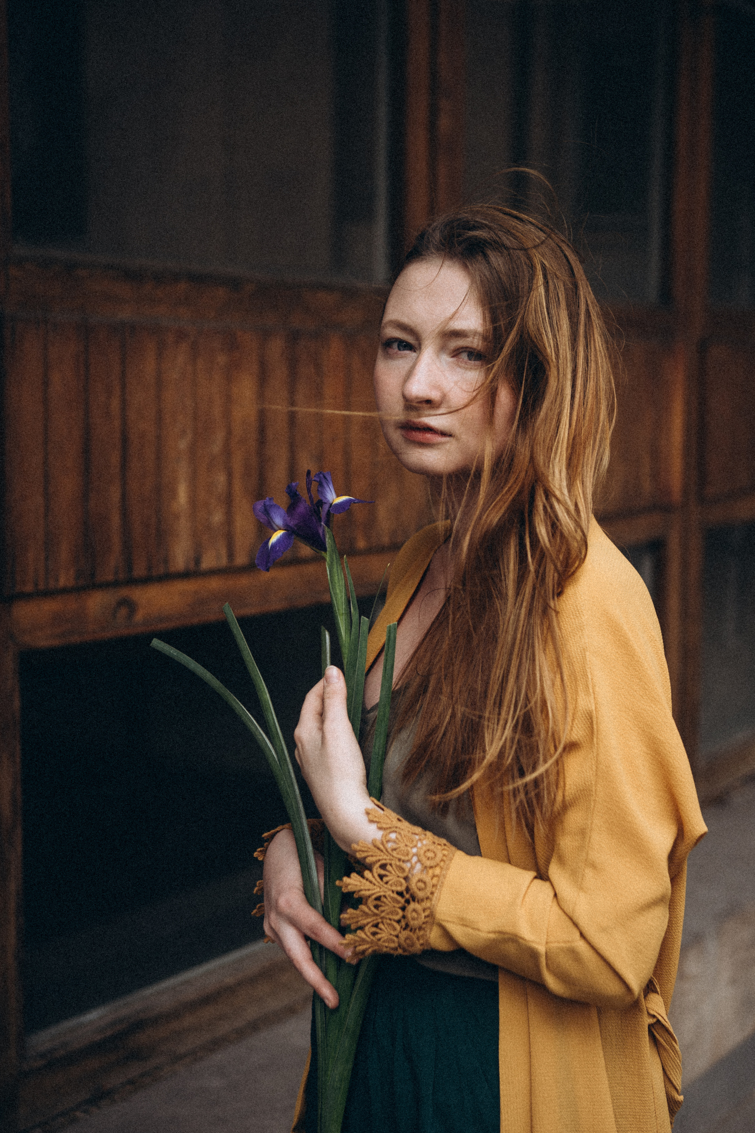 Весенняя прогулка с ирисами. Даша Яковенко Фотограф Спб